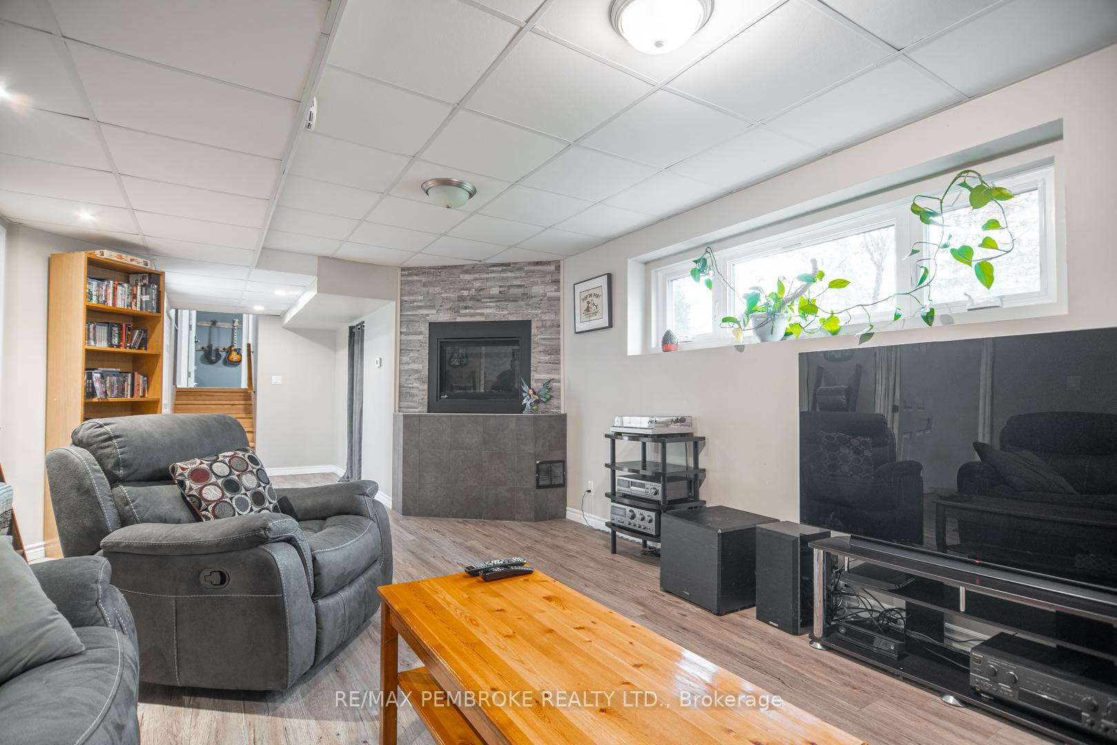 Photo 29 of 177 Sylvan Drive, Petawawa, Petawawa — HOMEH