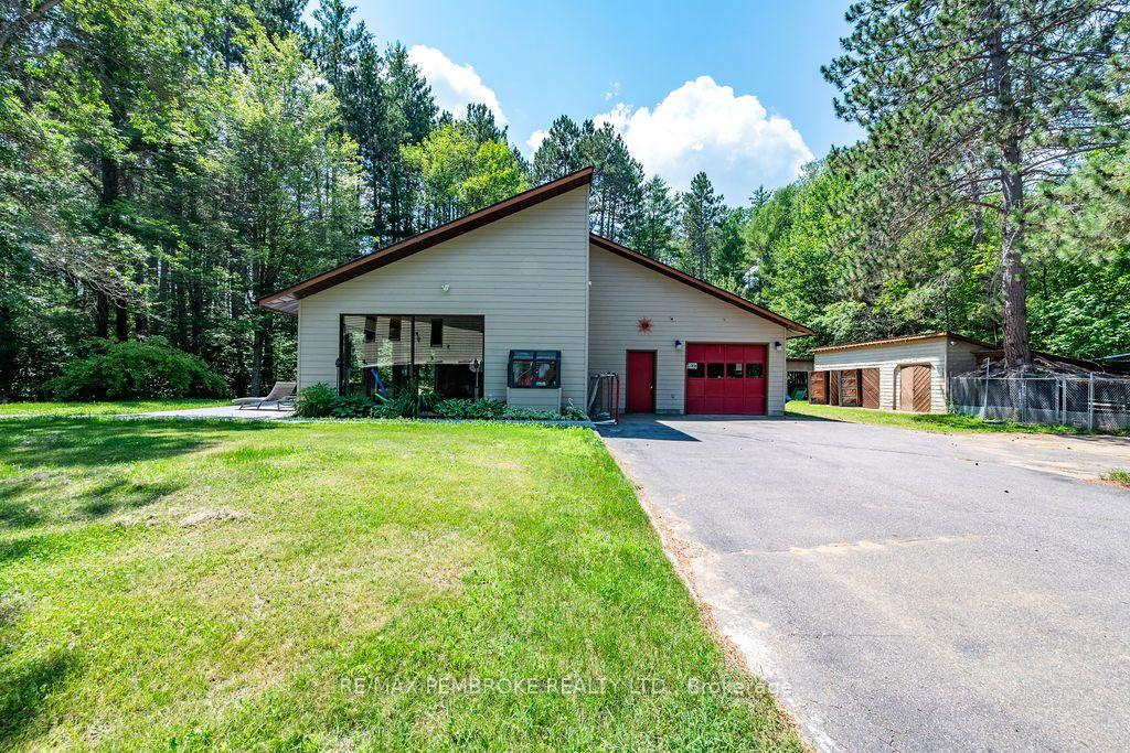 Photo 40 of 177 Sylvan Drive, Petawawa, Petawawa — HOMEH