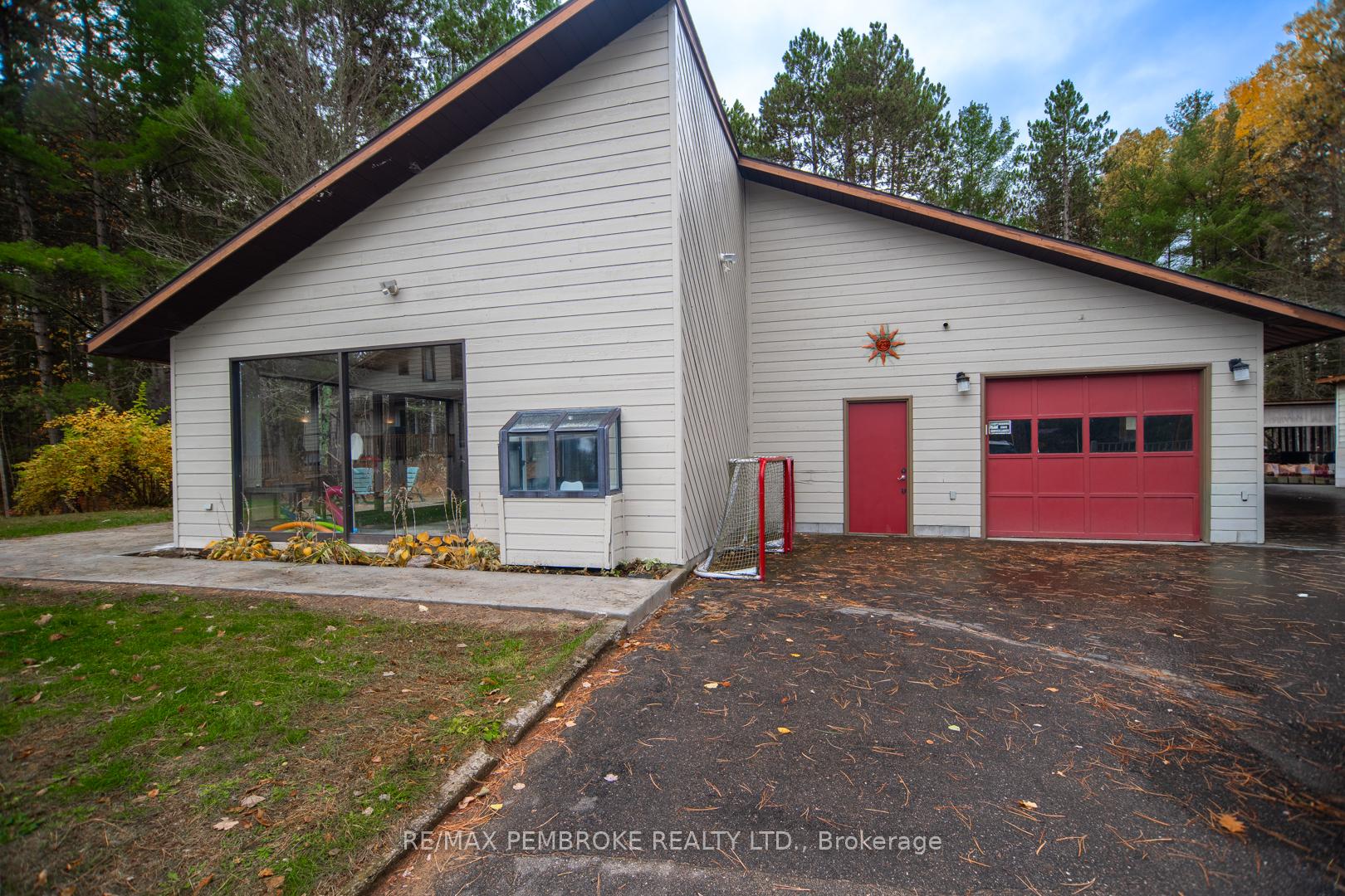 Photo 51 of 177 Sylvan Drive, Petawawa, Petawawa — HOMEH