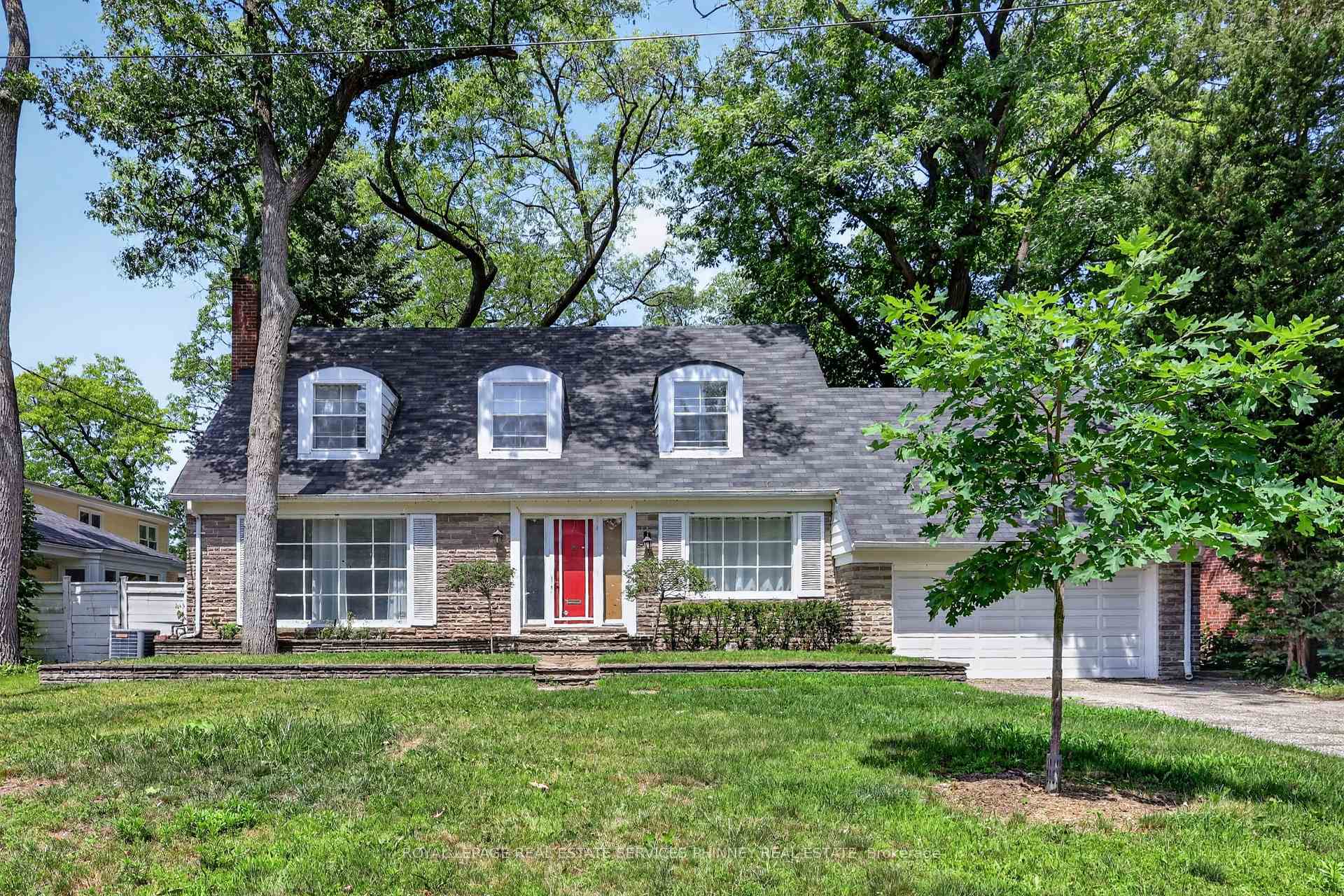 Photo 1 of 52 Valecrest Drive, Etobicoke, Edenbridge-Humber Valley — HOMEH