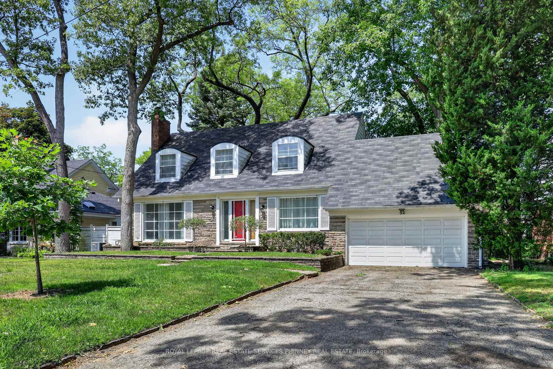 Photo 2 of 52 Valecrest Drive, Etobicoke, Edenbridge-Humber Valley — HOMEH