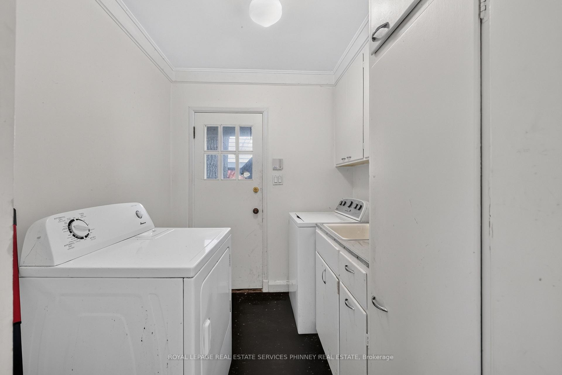 Photo 8 of 52 Valecrest Drive, Etobicoke, Edenbridge-Humber Valley — HOMEH