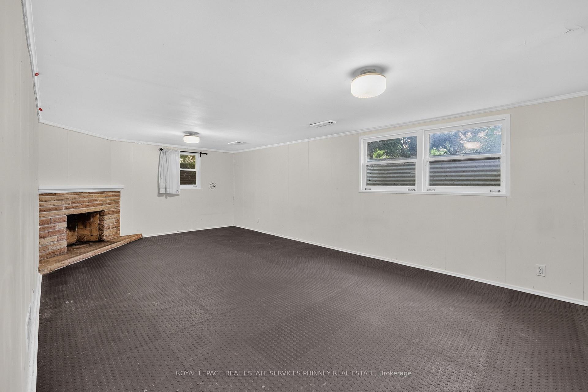 Photo 17 of 52 Valecrest Drive, Etobicoke, Edenbridge-Humber Valley — HOMEH