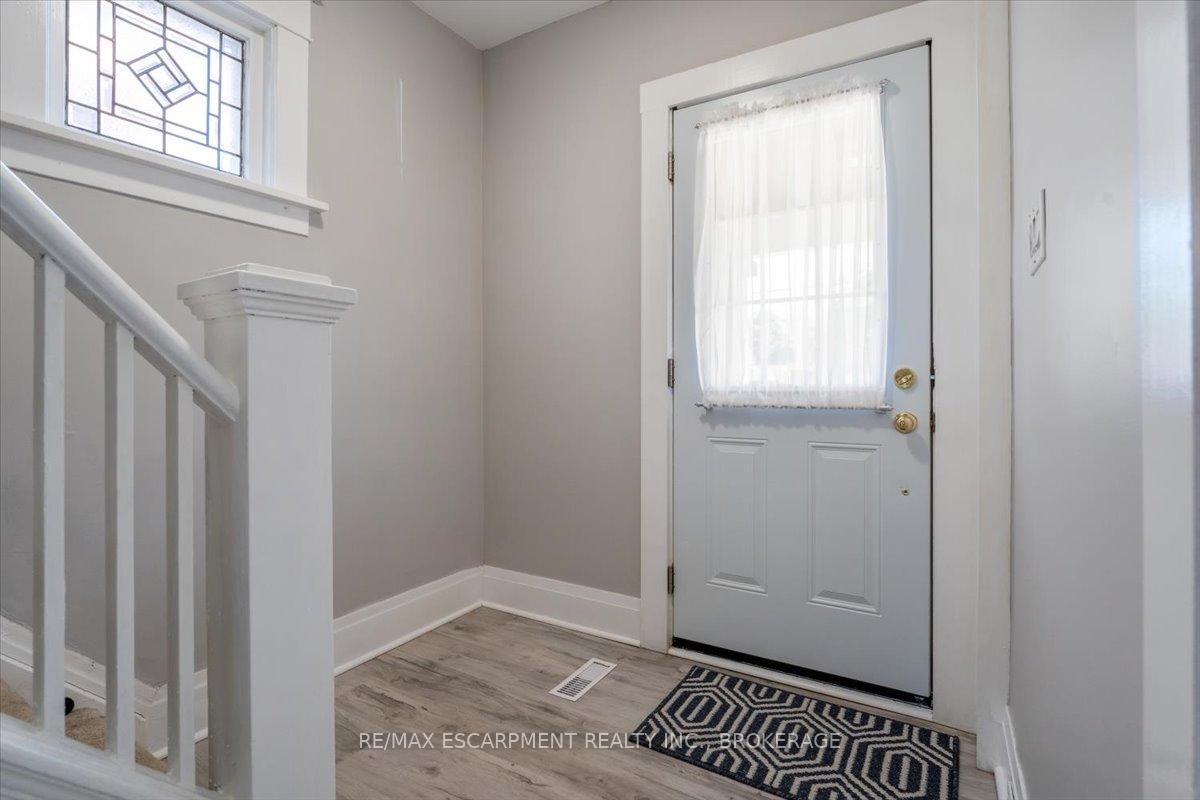 Photo 3 of Unit Main, 3 Carleton Street S, Thorold, Thorold Downtown — HOMEH