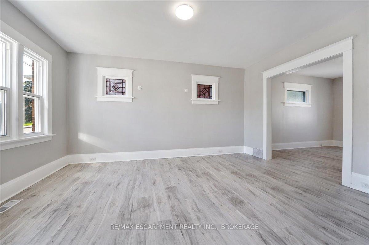 Photo 4 of Unit Main, 3 Carleton Street S, Thorold, Thorold Downtown — HOMEH