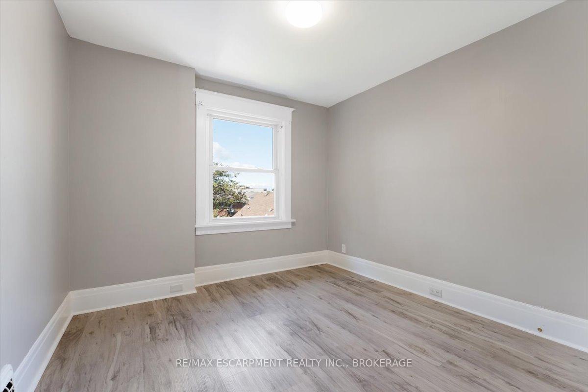 Photo 16 of Unit Main, 3 Carleton Street S, Thorold, Thorold Downtown — HOMEH