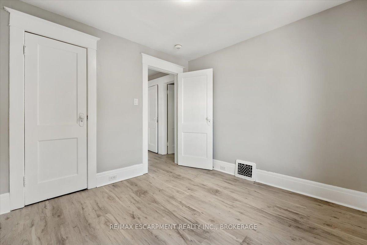 Photo 17 of Unit Main, 3 Carleton Street S, Thorold, Thorold Downtown — HOMEH