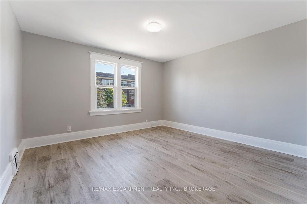 Photo 20 of Unit Main, 3 Carleton Street S, Thorold, Thorold Downtown — HOMEH