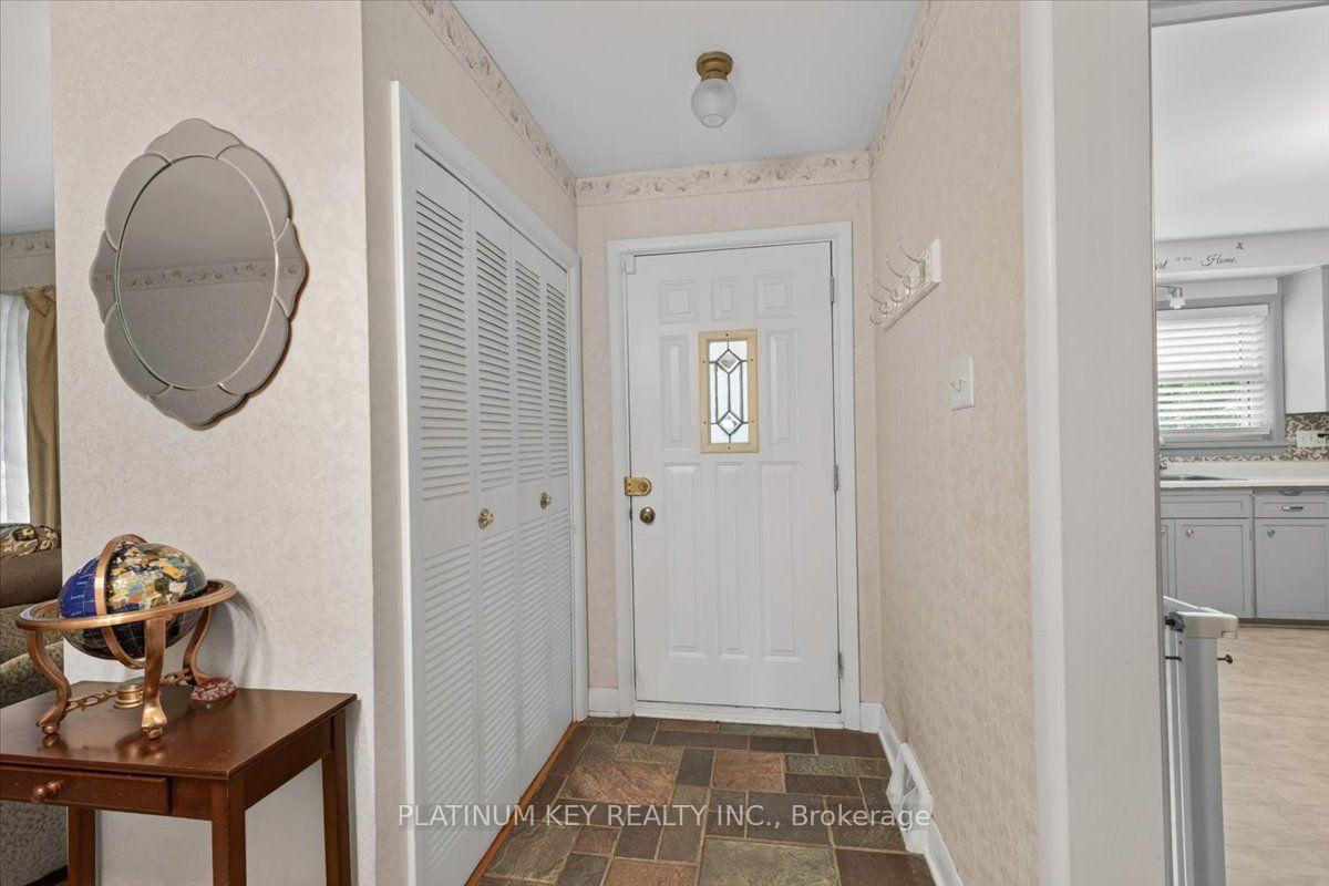 Photo 4 of 1948 Royal Crescent, London, East I — HOMEH