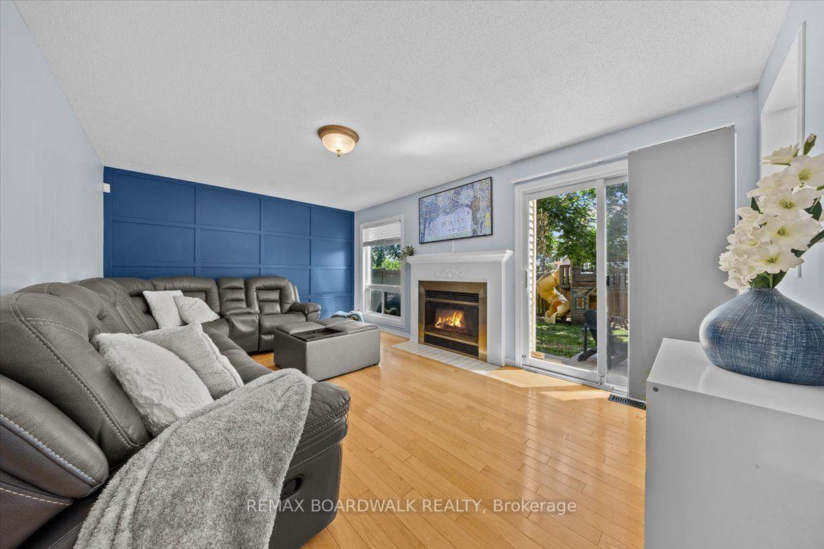 Photo 3 of 1966 Boake Street, Ottawa, Fallingbrook/Gardenway South — HOMEH