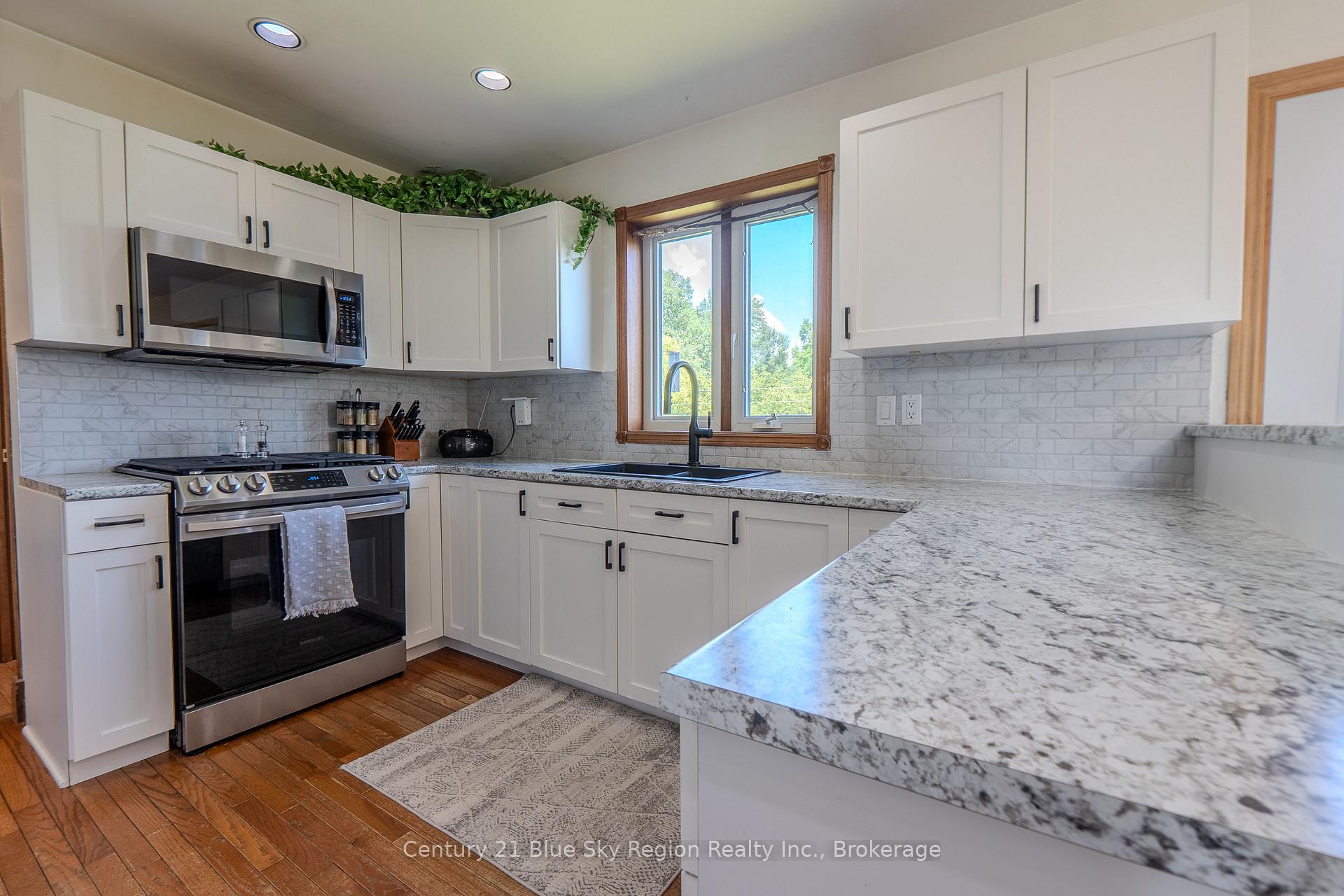 Photo 5 of 1033 Centennial Crescent, East Ferris — HOMEH