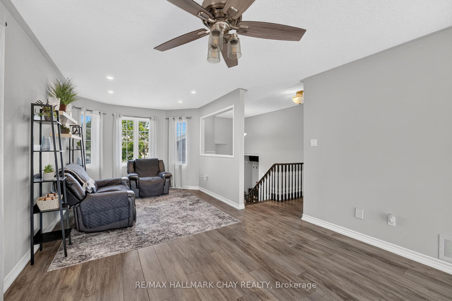 Photo 16 of 41 Hodgson Drive, Barrie, Northwest — HOMEH