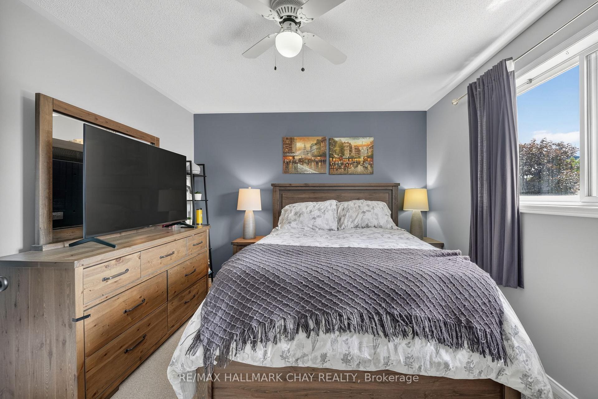 Photo 32 of 41 Hodgson Drive, Barrie, Northwest — HOMEH