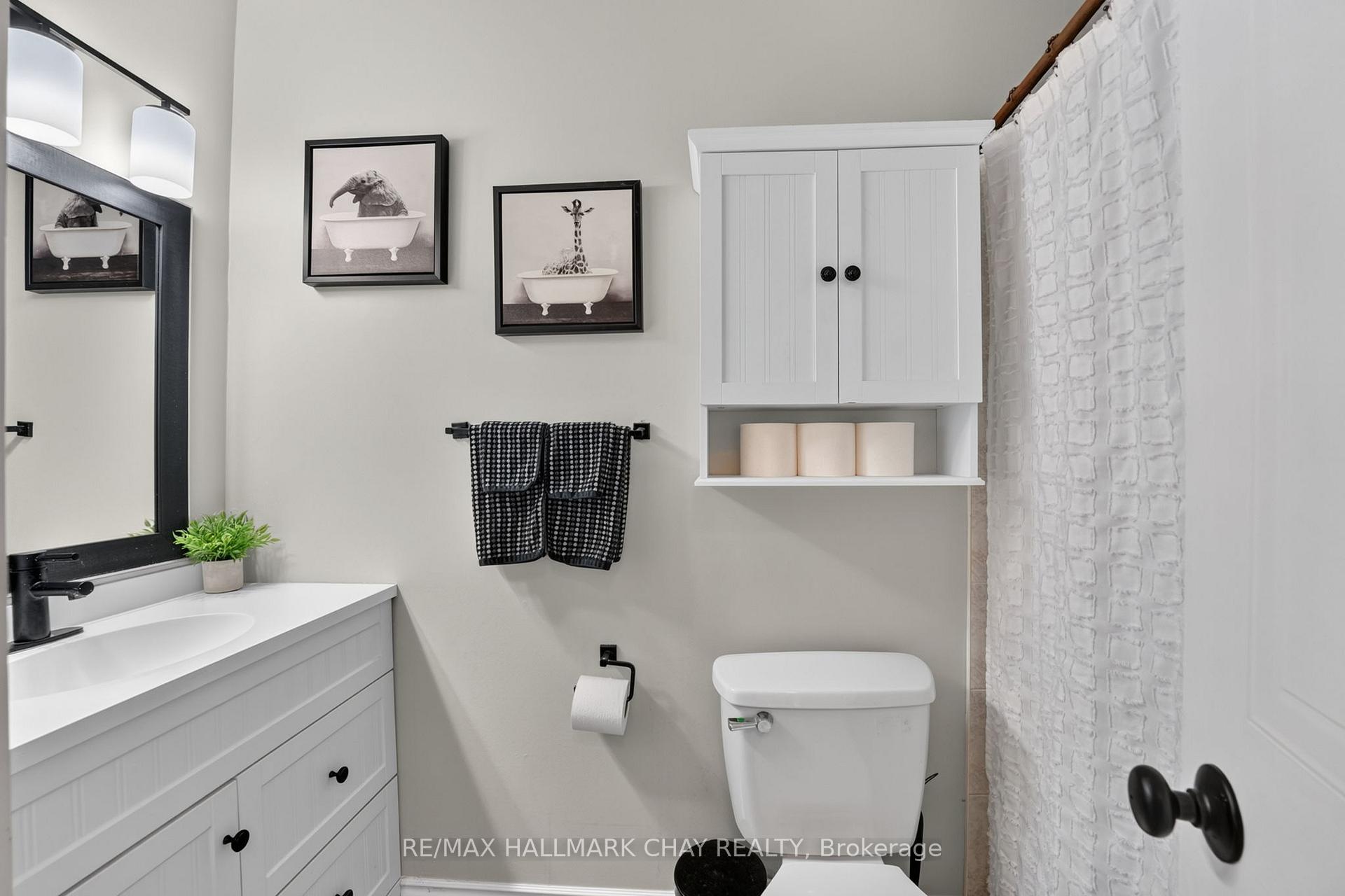 Photo 35 of 41 Hodgson Drive, Barrie, Northwest — HOMEH