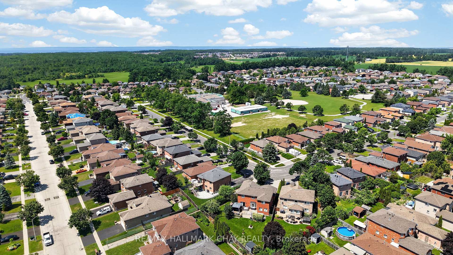 Photo 44 of 41 Hodgson Drive, Barrie, Northwest — HOMEH