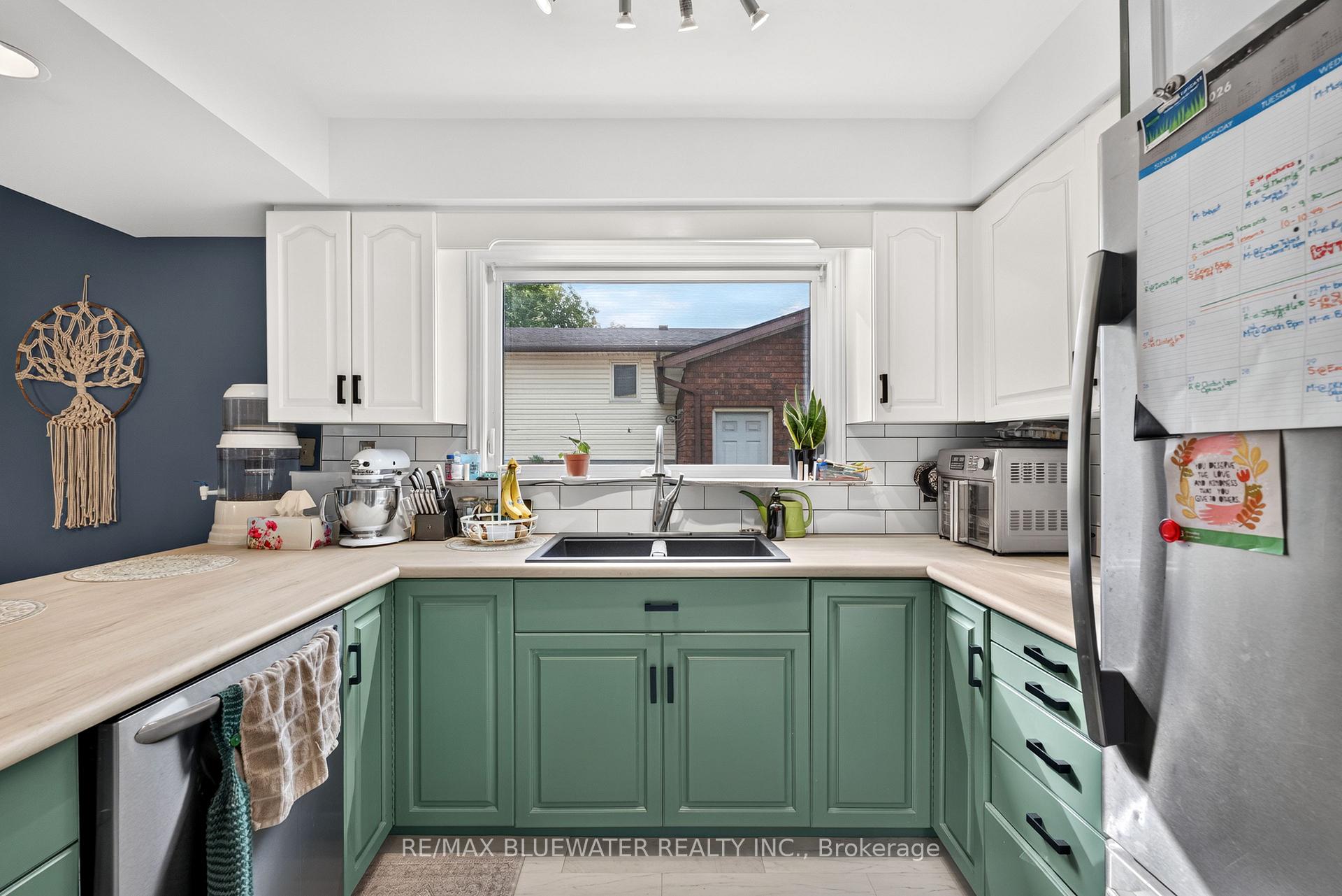 Photo 6 of 177 Toronto Street, West Perth, Mitchell — HOMEH