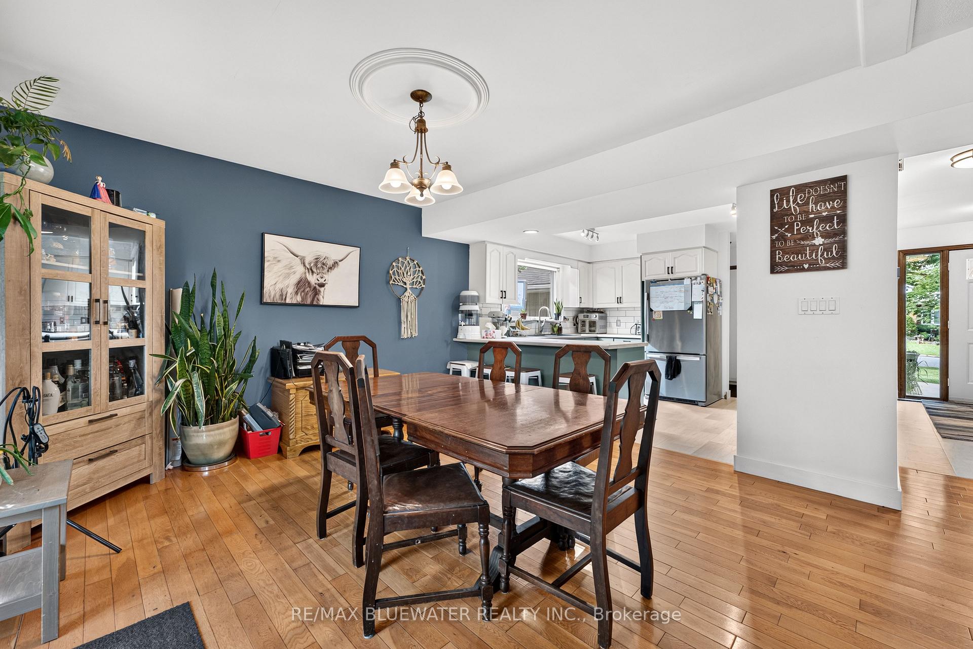 Photo 9 of 177 Toronto Street, West Perth, Mitchell — HOMEH