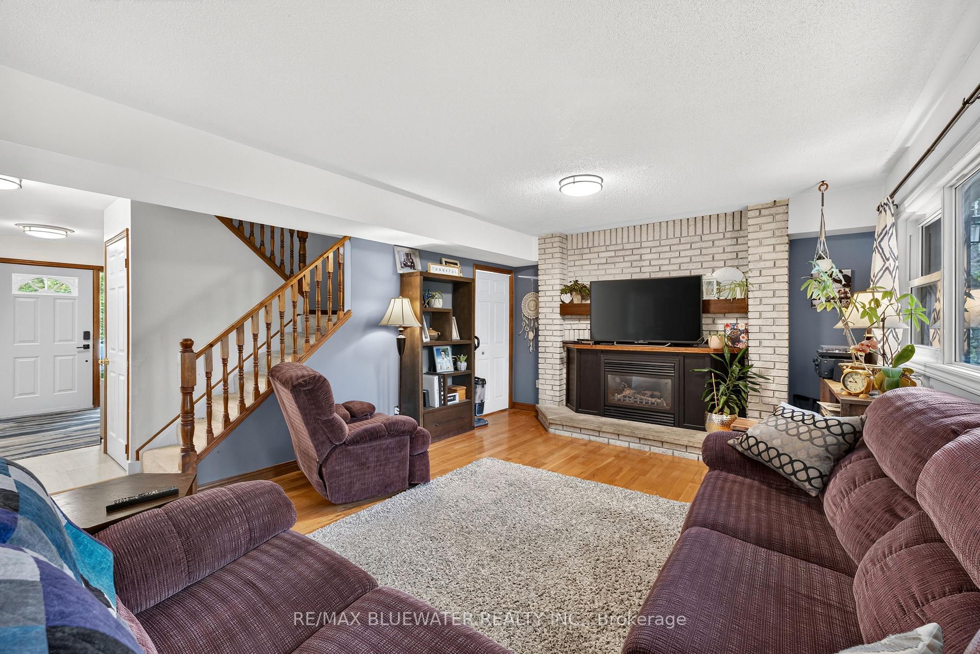 Photo 10 of 177 Toronto Street, West Perth, Mitchell — HOMEH
