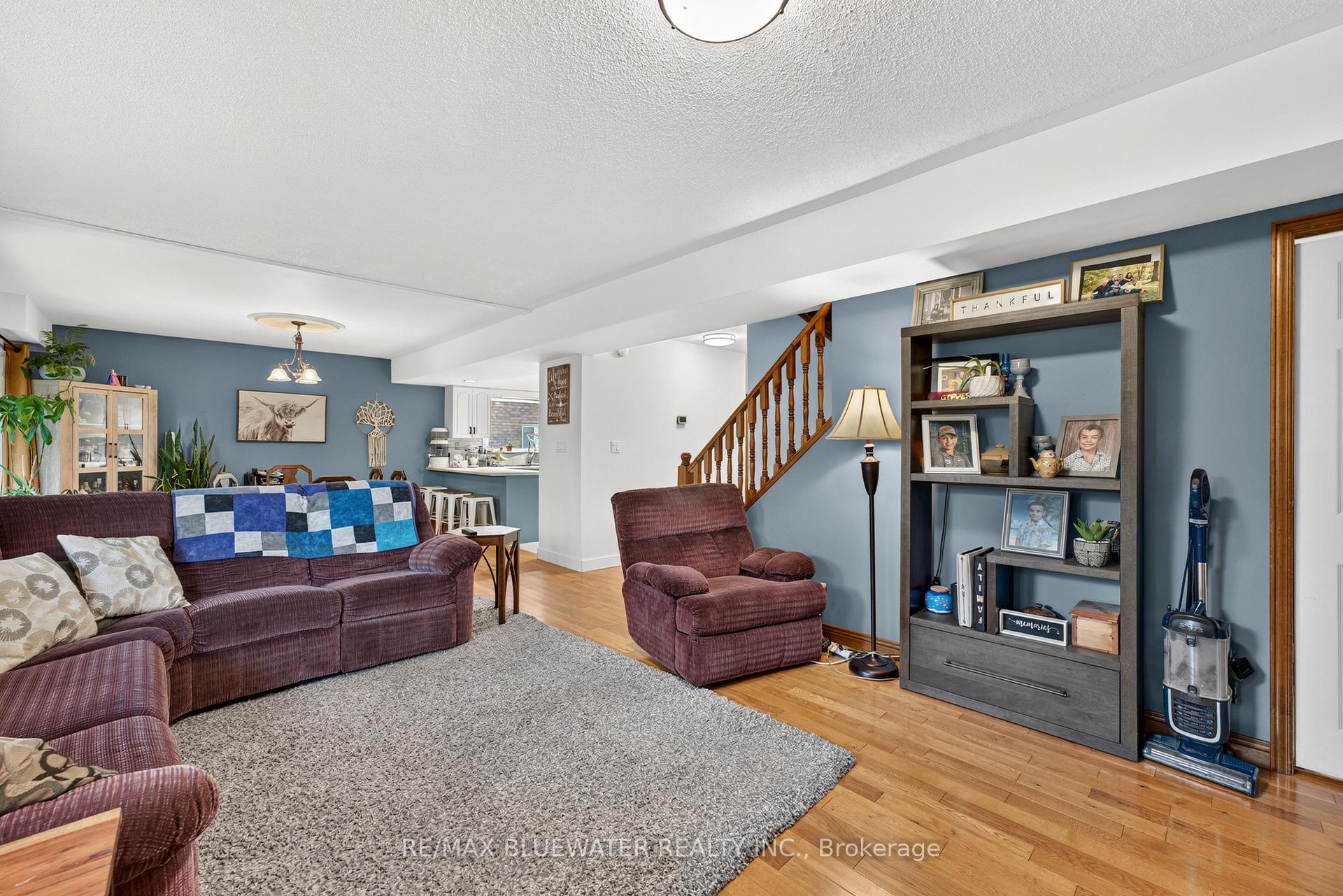 Photo 12 of 177 Toronto Street, West Perth, Mitchell — HOMEH