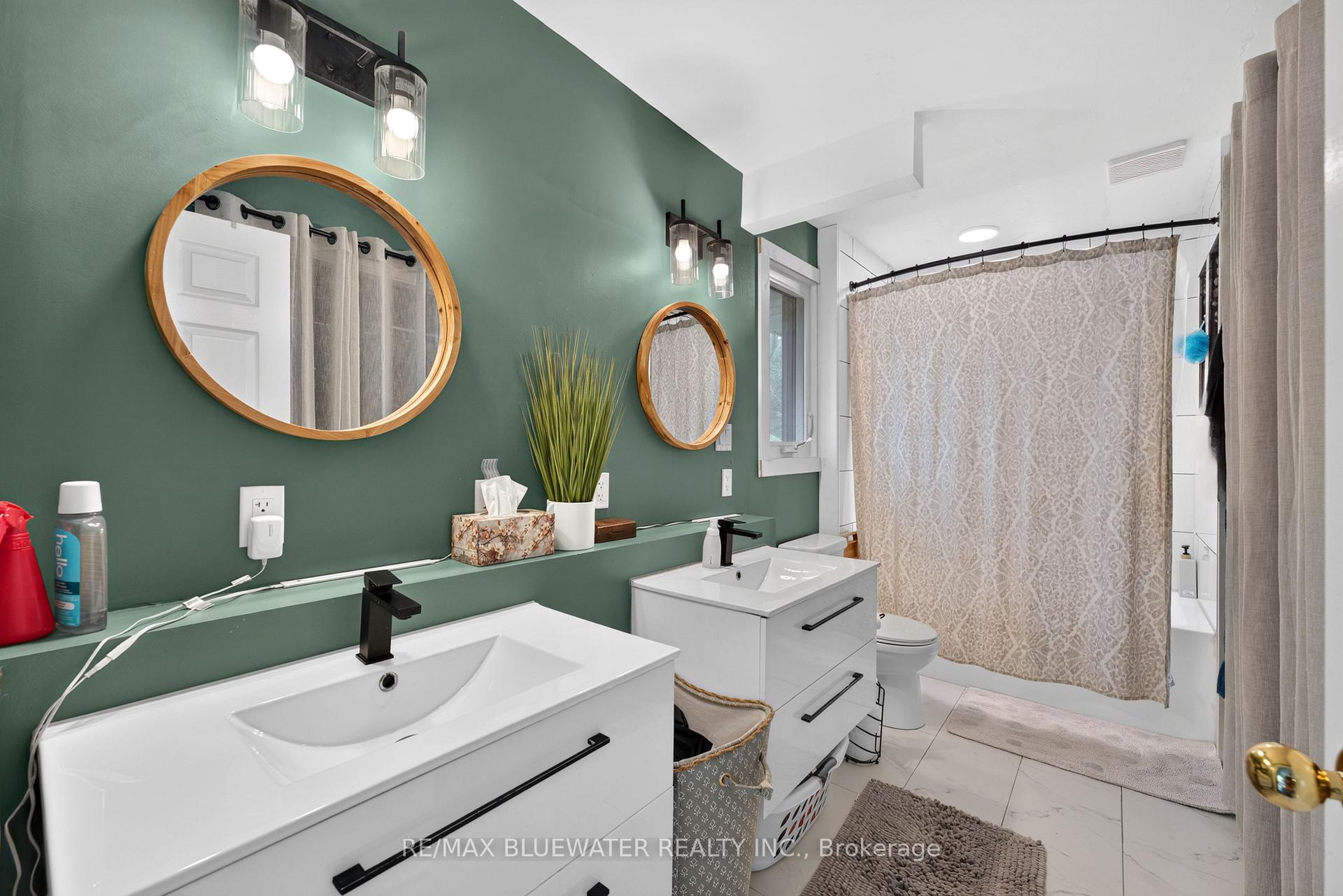 Photo 19 of 177 Toronto Street, West Perth, Mitchell — HOMEH