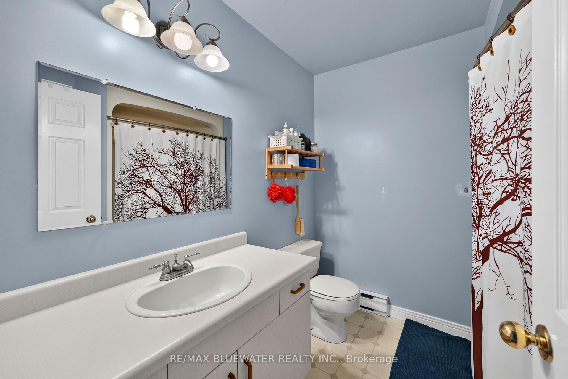 Photo 25 of 177 Toronto Street, West Perth, Mitchell — HOMEH