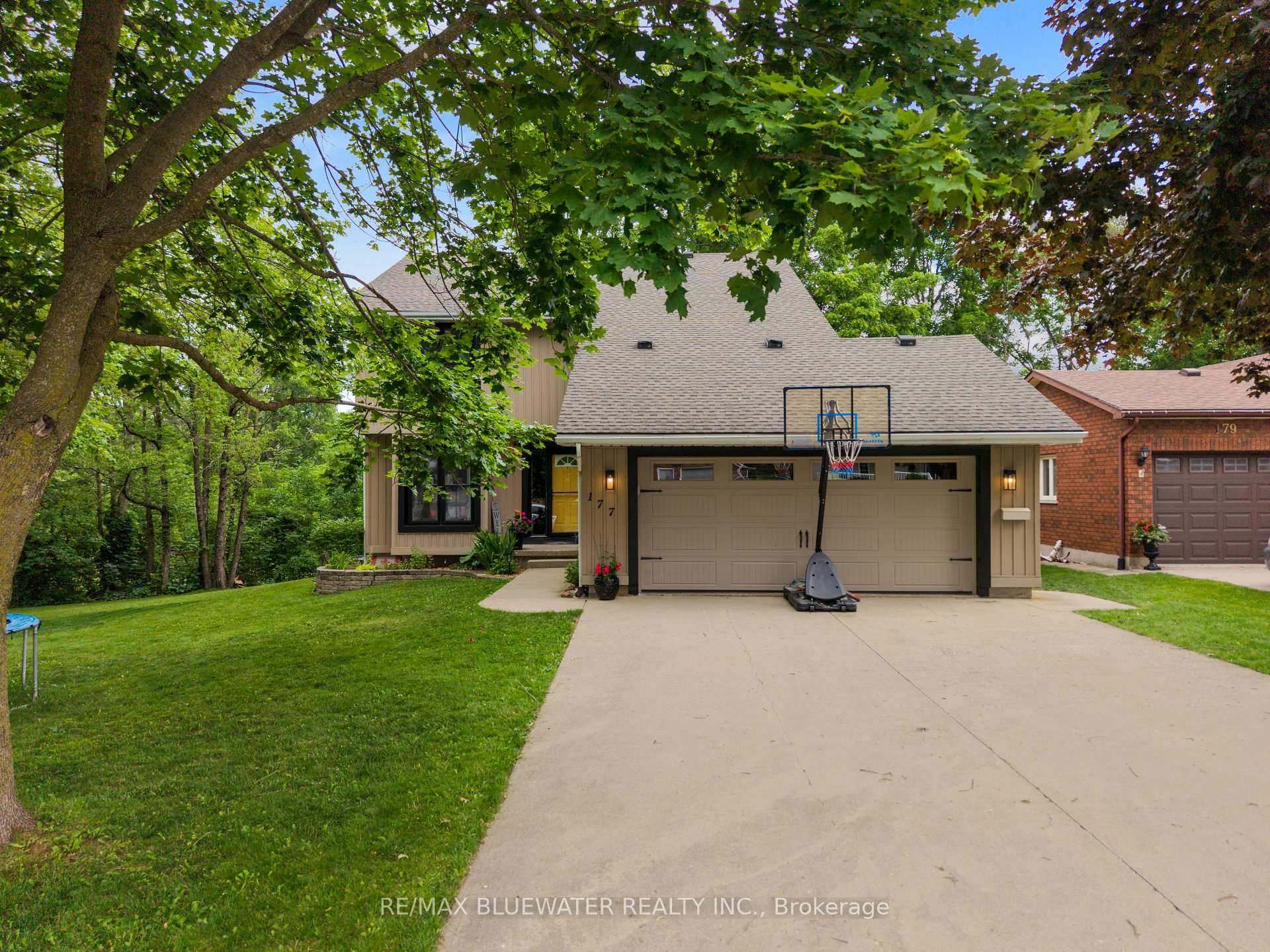 Photo 32 of 177 Toronto Street, West Perth, Mitchell — HOMEH