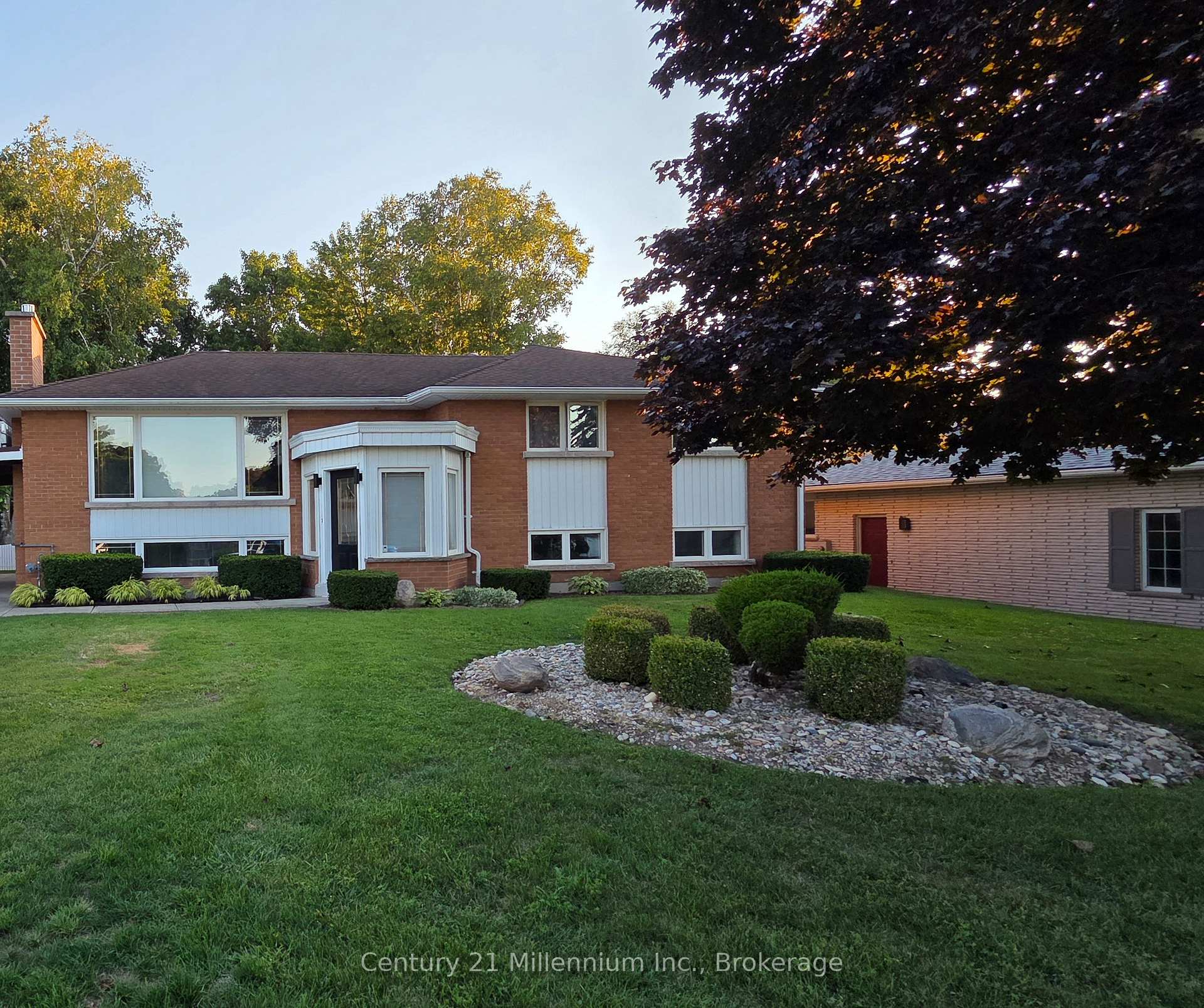 Photo 1 of Unit Unit 2, 398 Kingsway Street E, Kincardine — HOMEH