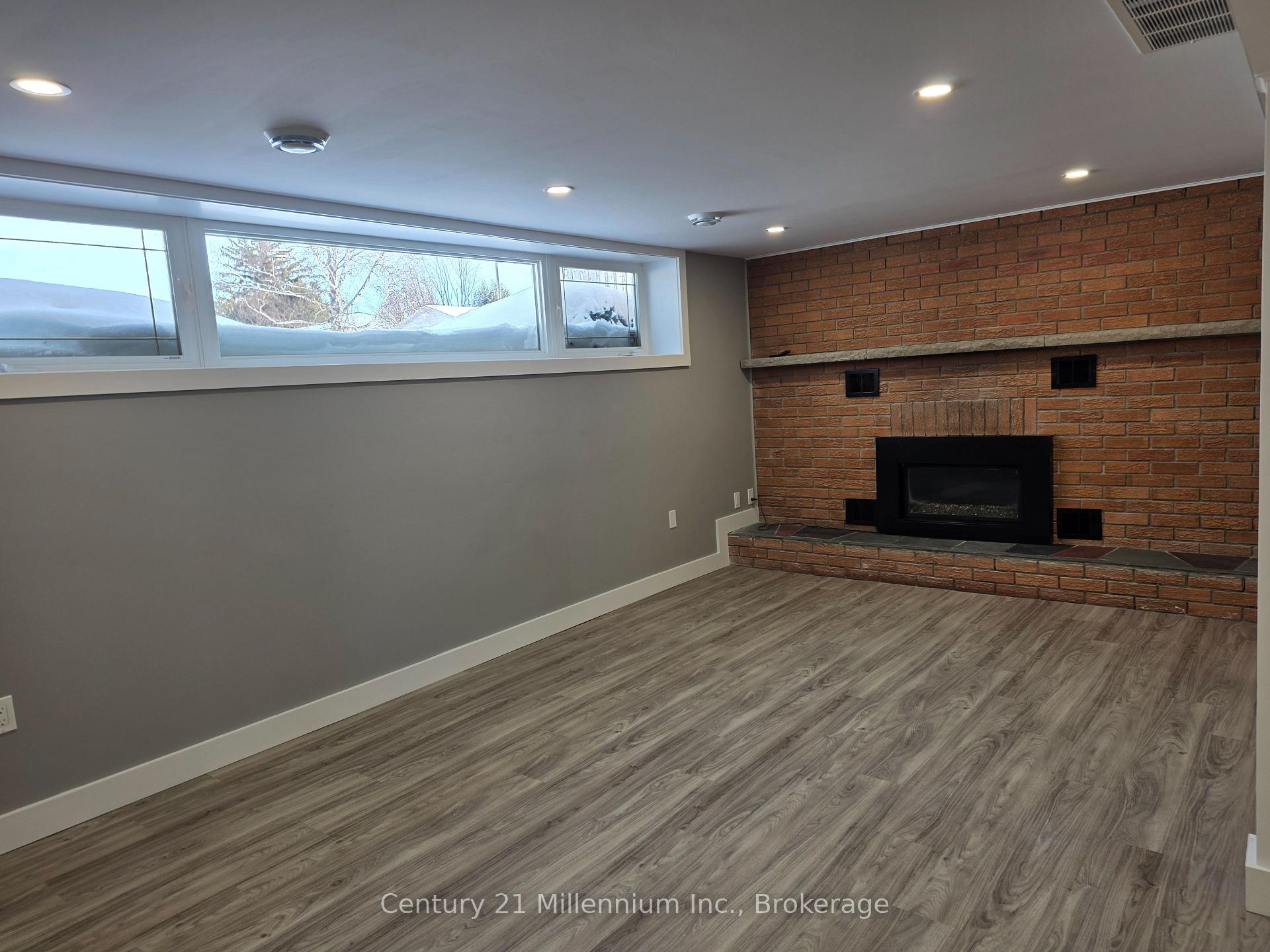 Photo 3 of Unit Unit 2, 398 Kingsway Street E, Kincardine — HOMEH