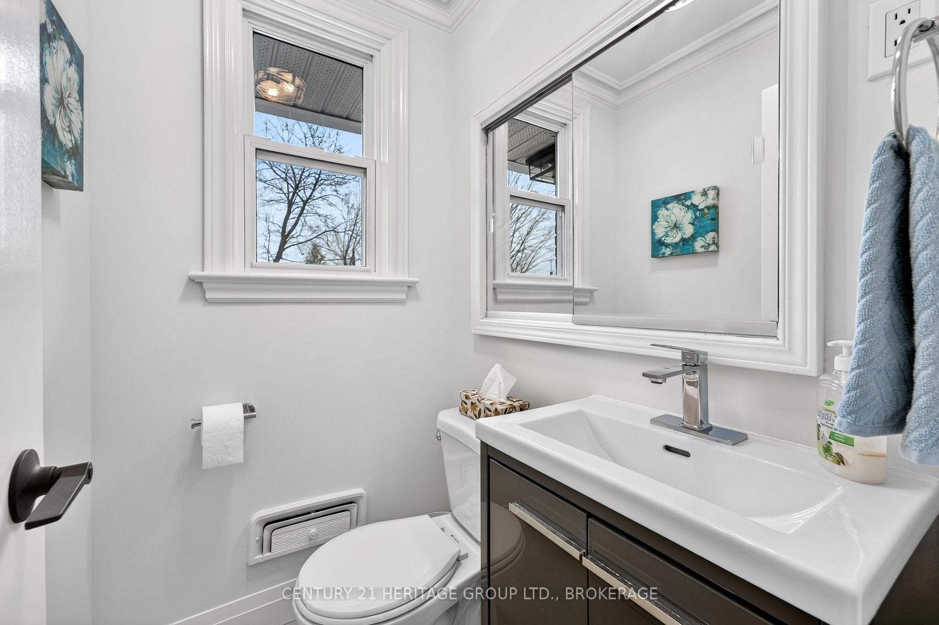 Photo 10 of 439 College Street, Kingston, Central City East — HOMEH