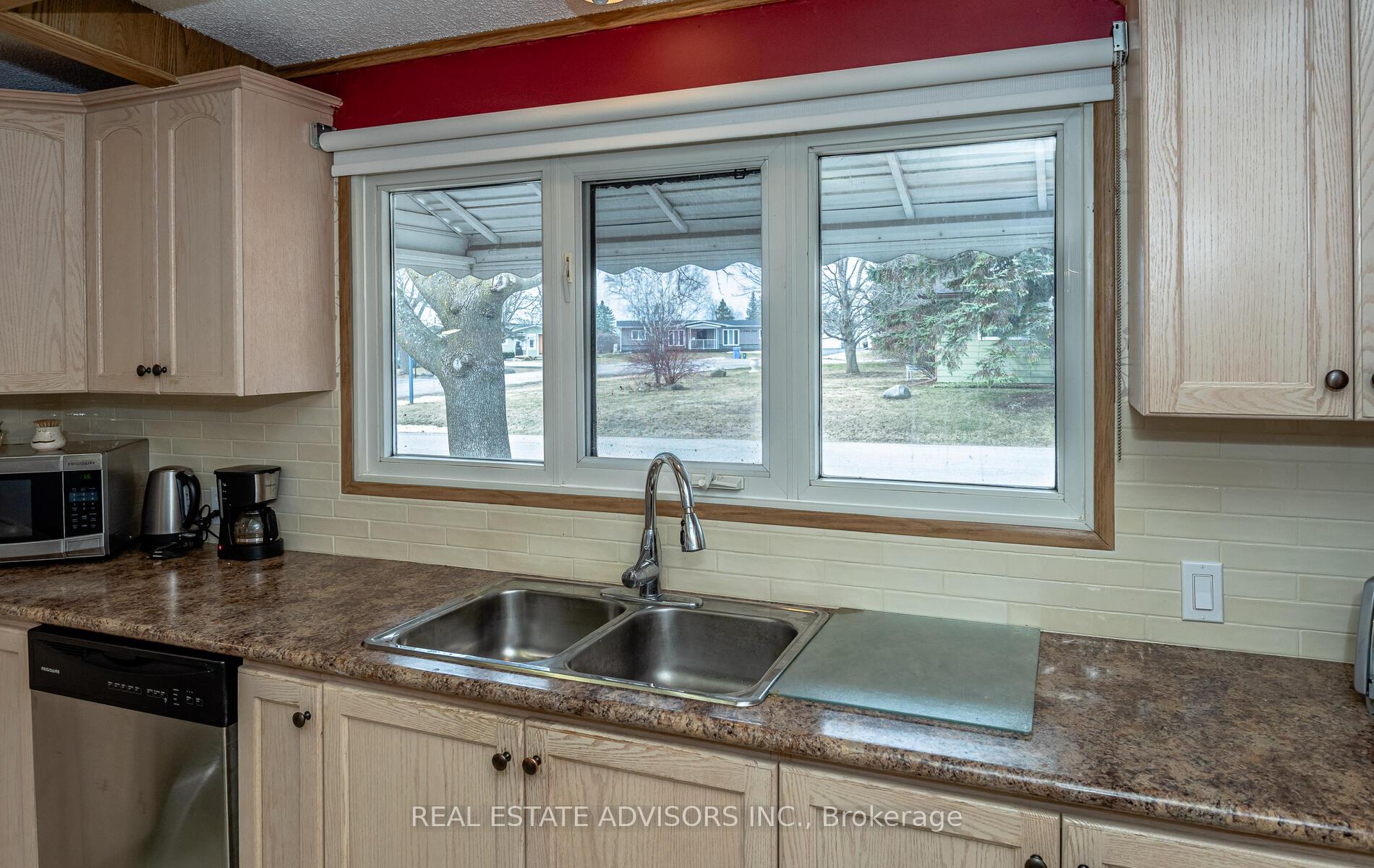 Photo 16 of 50 Juno Crescent, Georgina, Sutton & Jackson's Point — HOMEH
