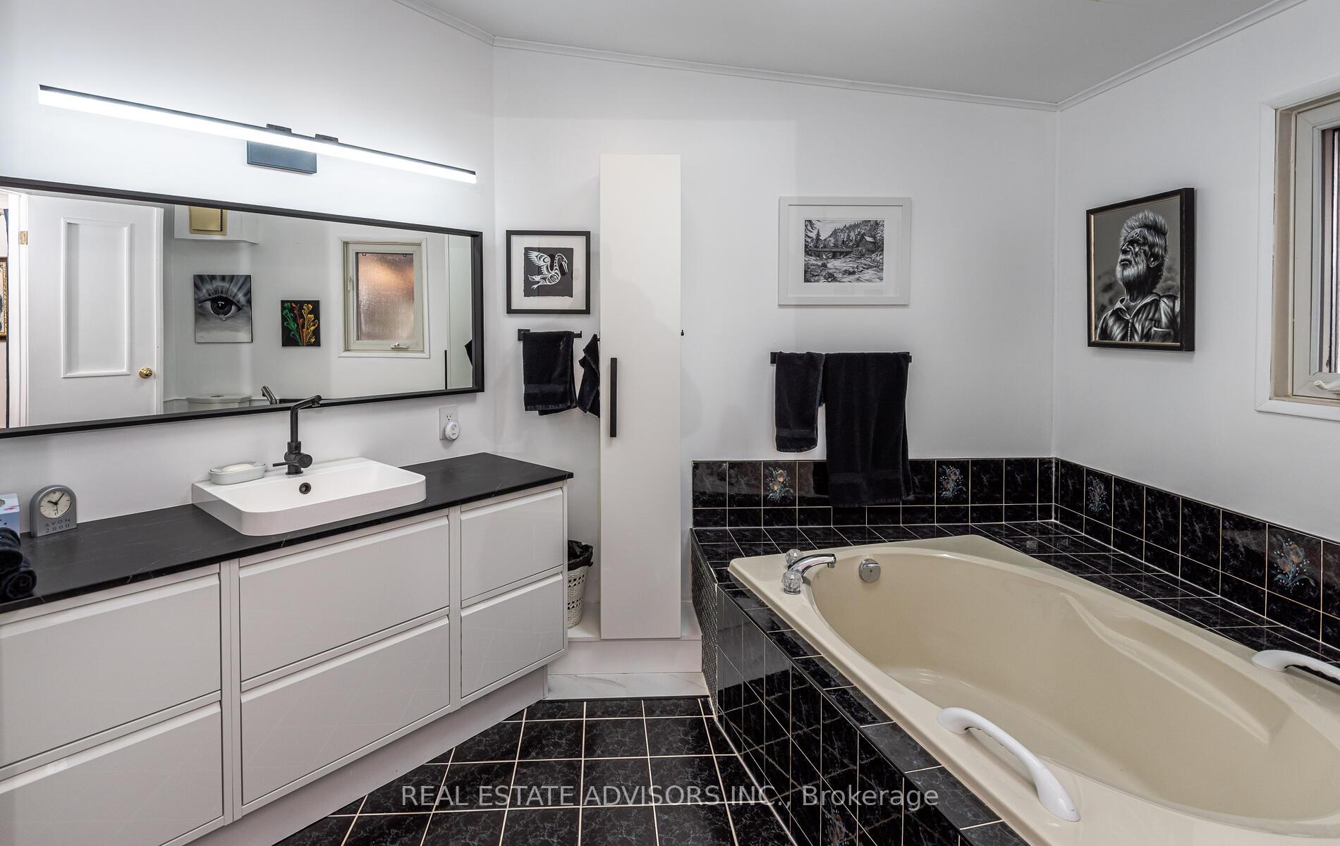 Photo 25 of 50 Juno Crescent, Georgina, Sutton & Jackson's Point — HOMEH
