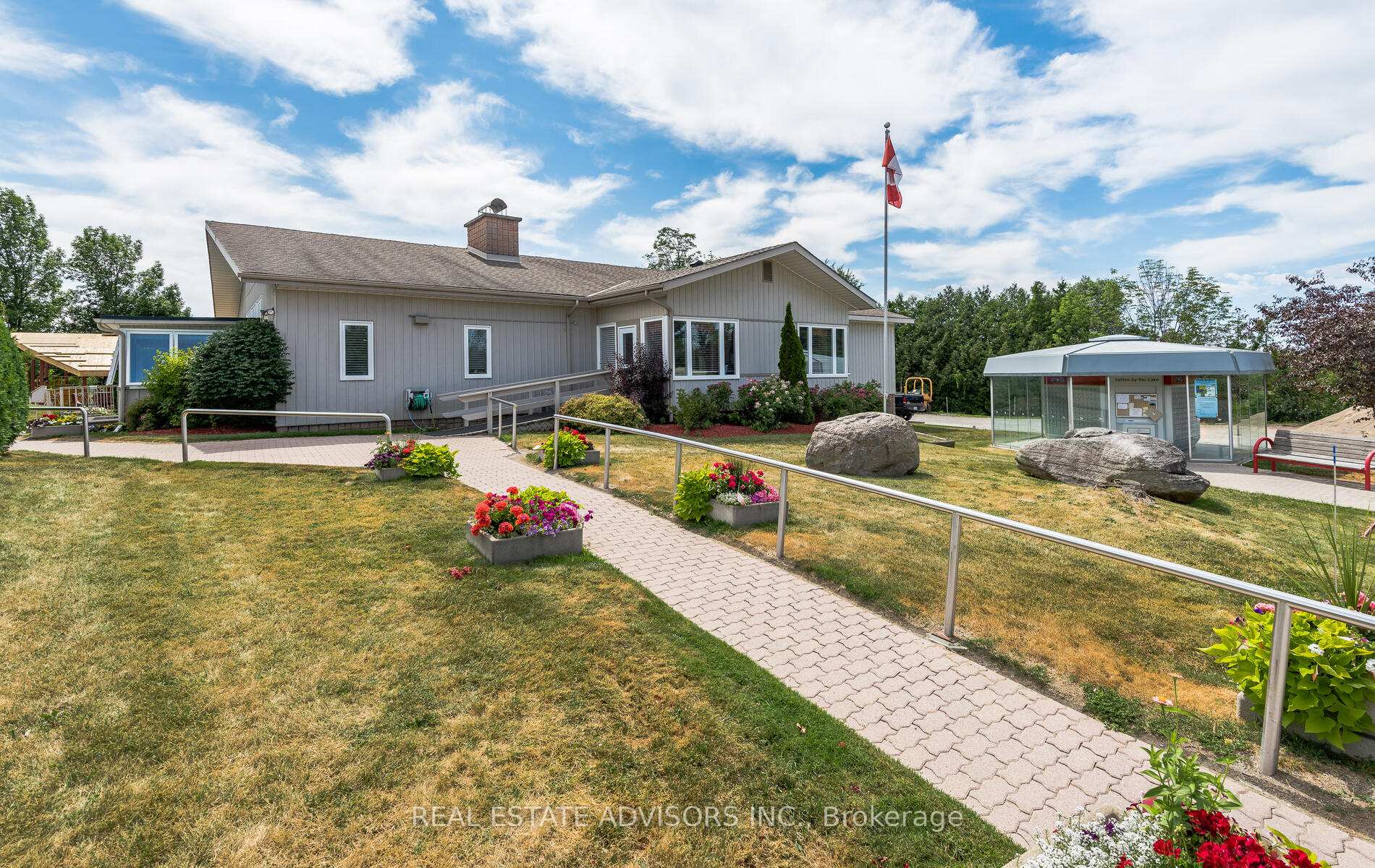 Photo 40 of 50 Juno Crescent, Georgina, Sutton & Jackson's Point — HOMEH