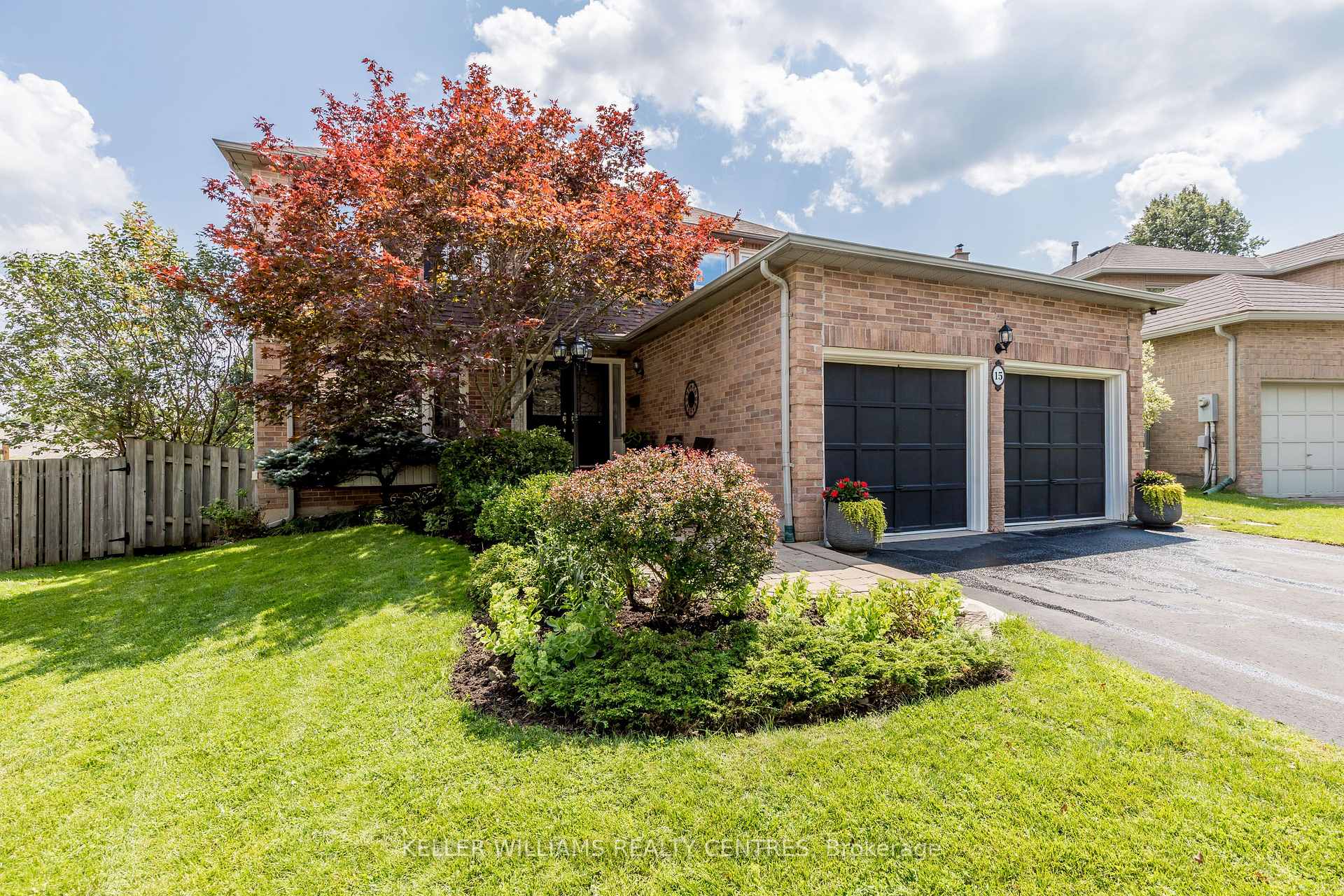 Photo 3 of 15 Beatty Crescent, Aurora, Aurora Highlands — HOMEH