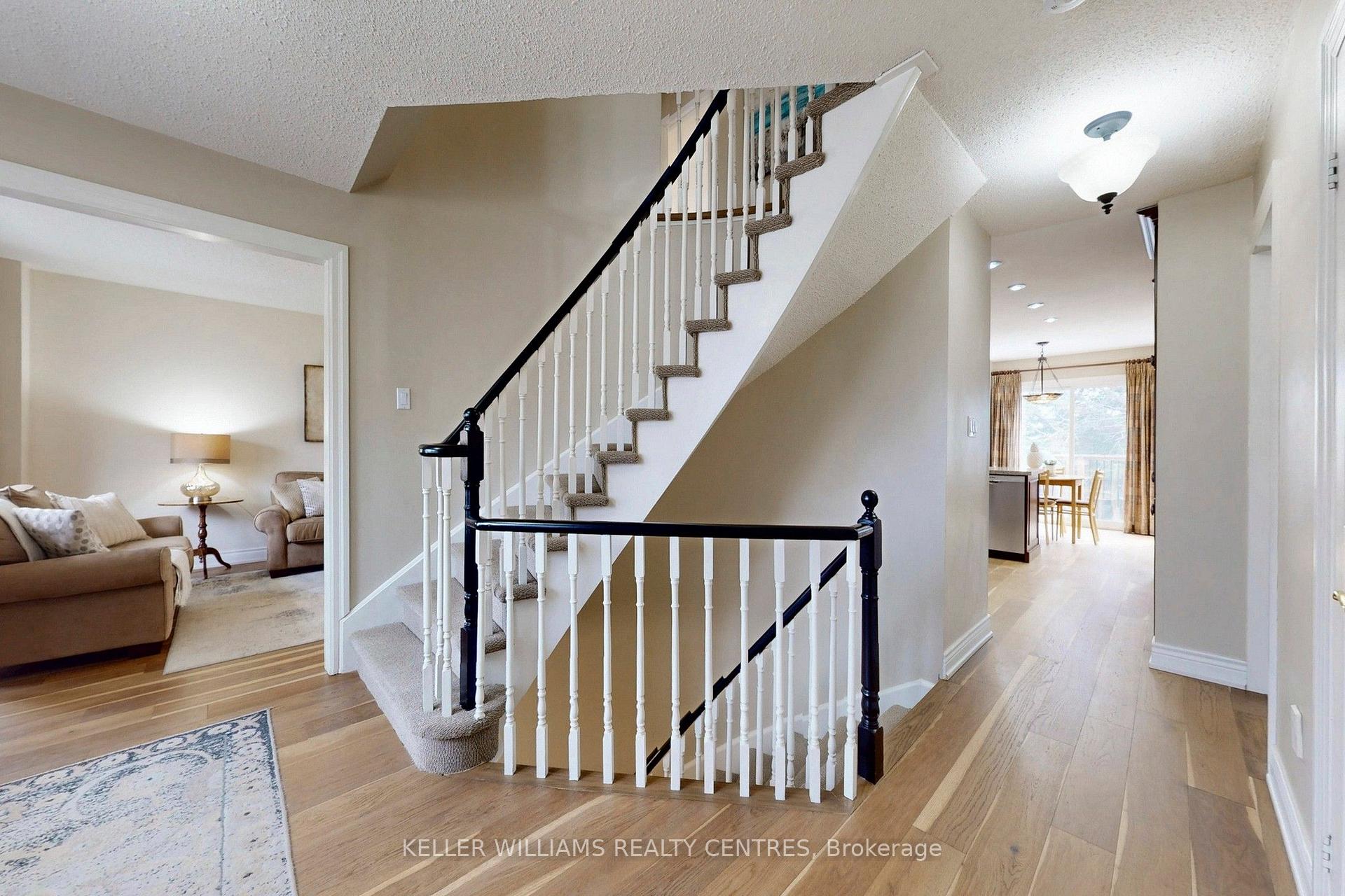 Photo 5 of 15 Beatty Crescent, Aurora, Aurora Highlands — HOMEH