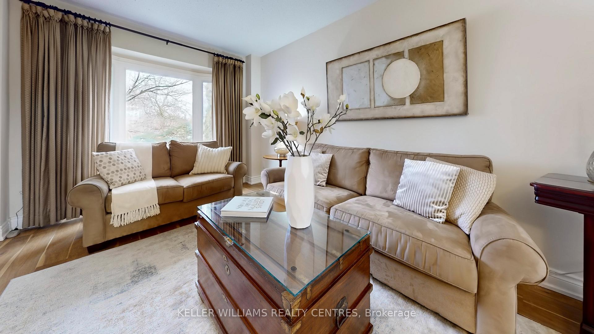 Photo 6 of 15 Beatty Crescent, Aurora, Aurora Highlands — HOMEH