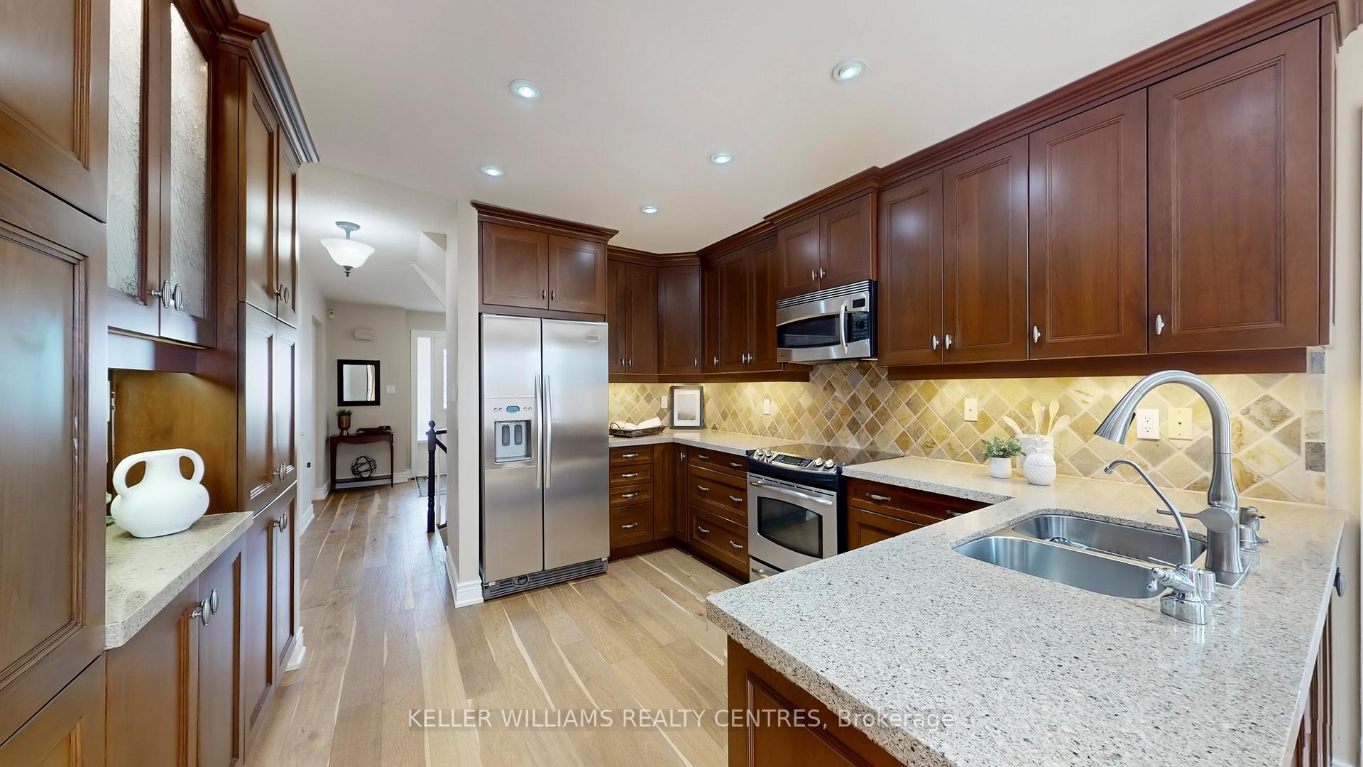Photo 11 of 15 Beatty Crescent, Aurora, Aurora Highlands — HOMEH