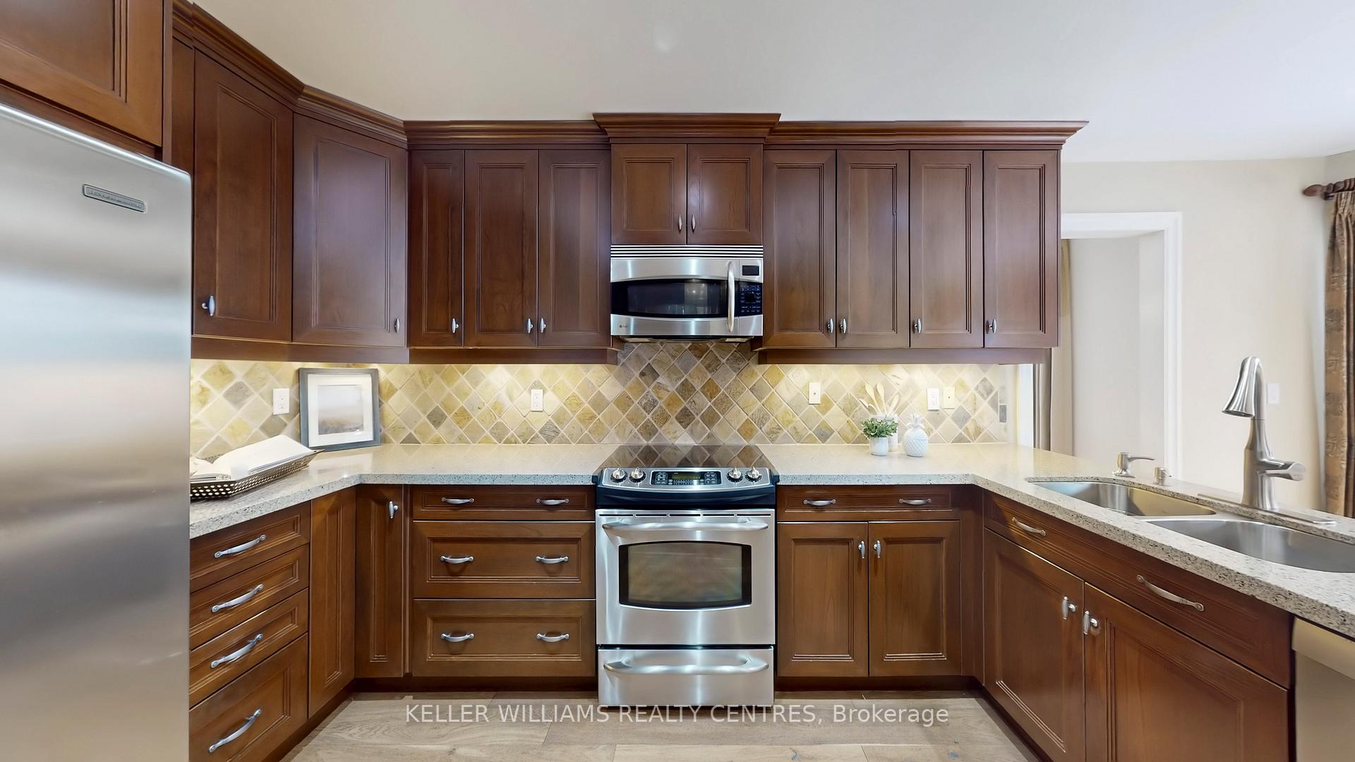 Photo 12 of 15 Beatty Crescent, Aurora, Aurora Highlands — HOMEH