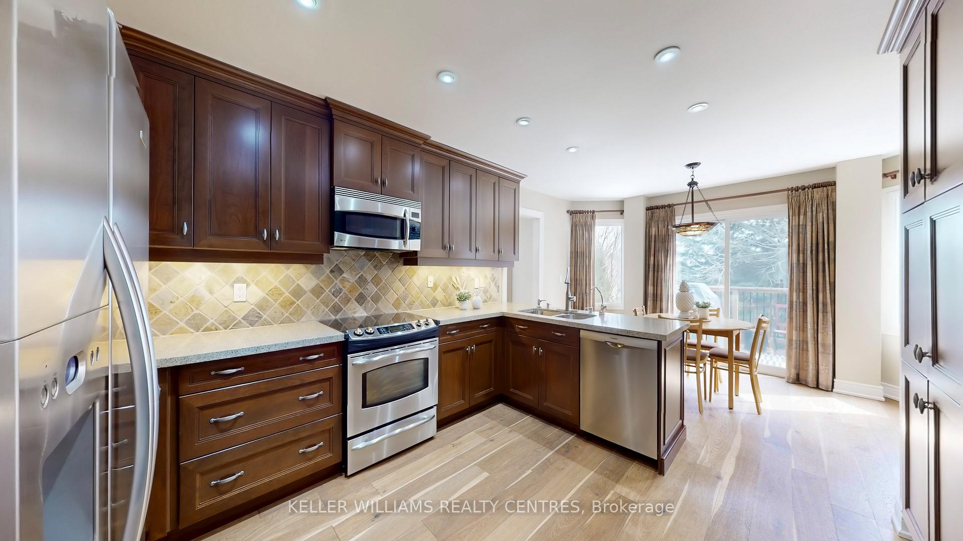 Photo 13 of 15 Beatty Crescent, Aurora, Aurora Highlands — HOMEH