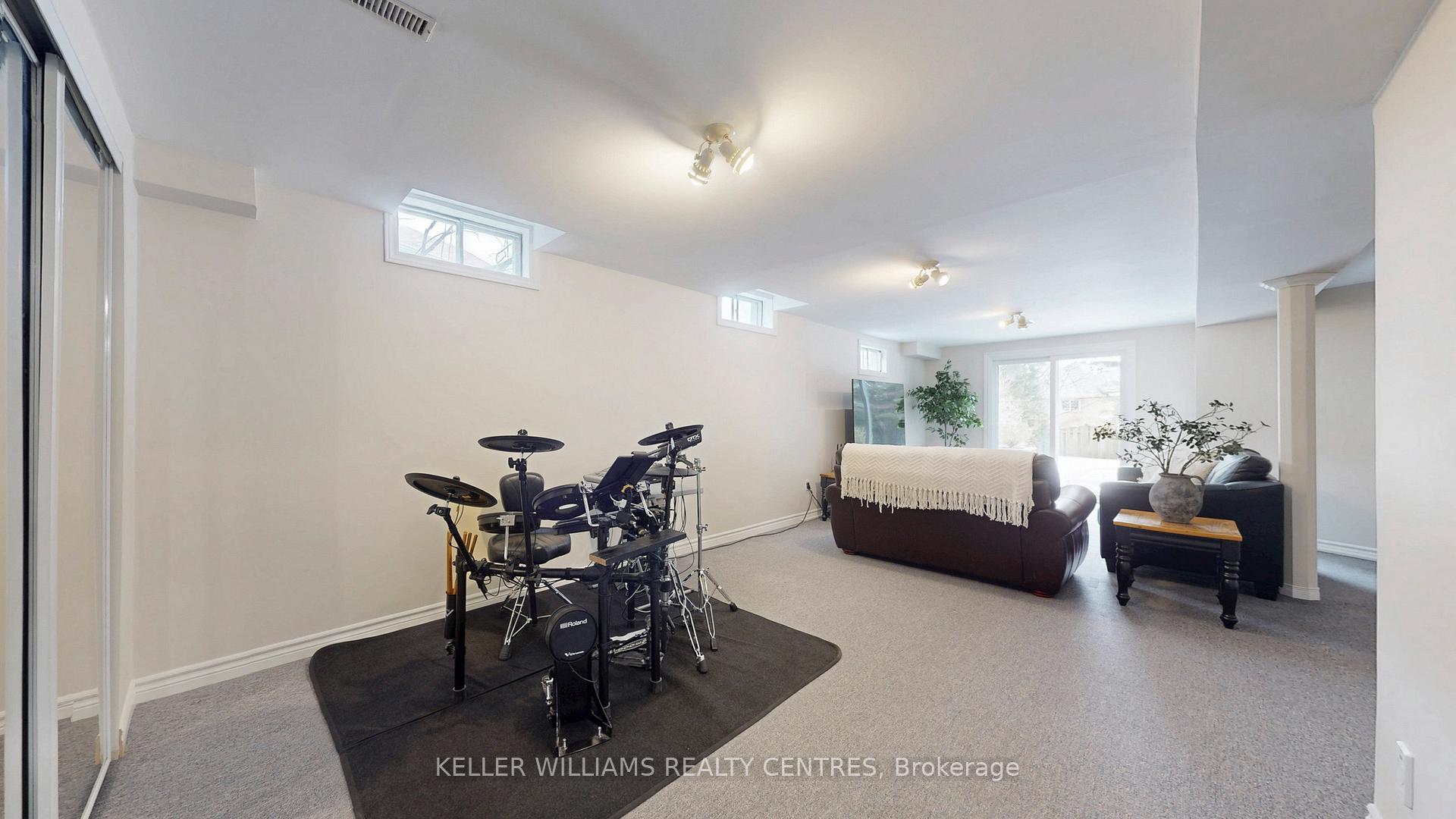 Photo 31 of 15 Beatty Crescent, Aurora, Aurora Highlands — HOMEH