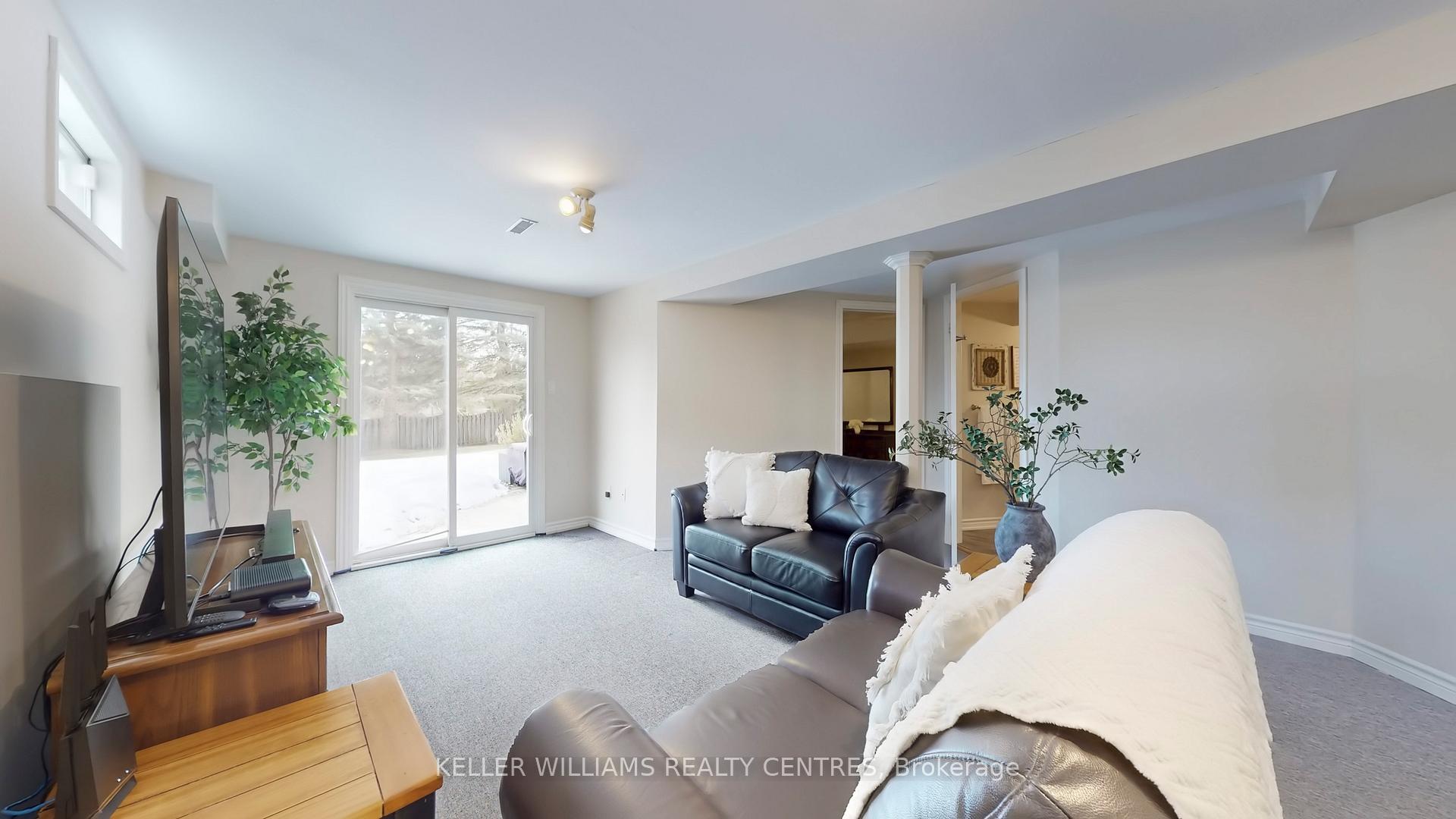 Photo 32 of 15 Beatty Crescent, Aurora, Aurora Highlands — HOMEH