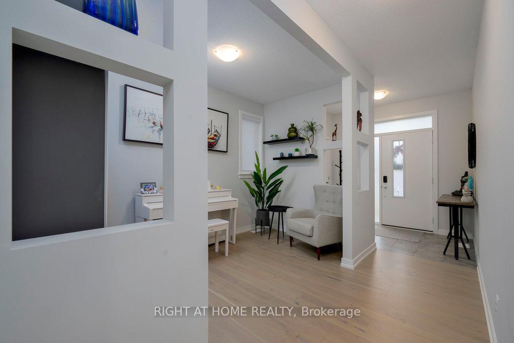 Photo 3 of 159 Boulonnais Grove, Ottawa, Kanata - Emerald Meadows/Trailwest — HOMEH