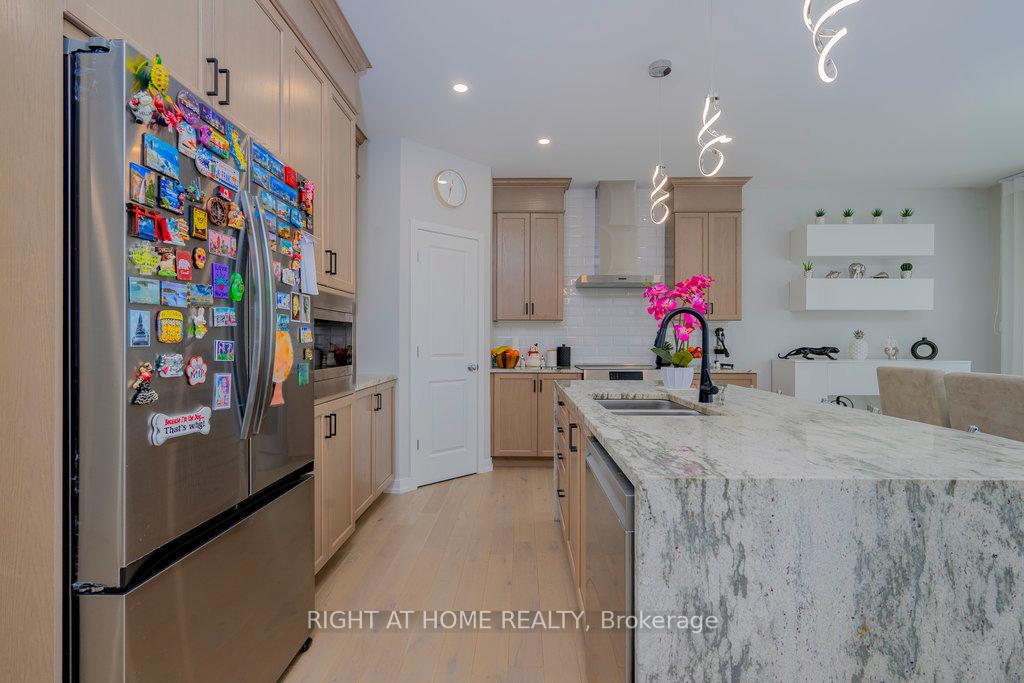 Photo 13 of 159 Boulonnais Grove, Ottawa, Kanata - Emerald Meadows/Trailwest — HOMEH