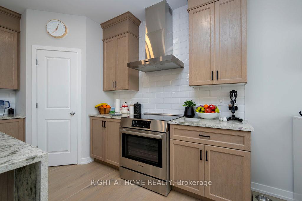 Photo 16 of 159 Boulonnais Grove, Ottawa, Kanata - Emerald Meadows/Trailwest — HOMEH