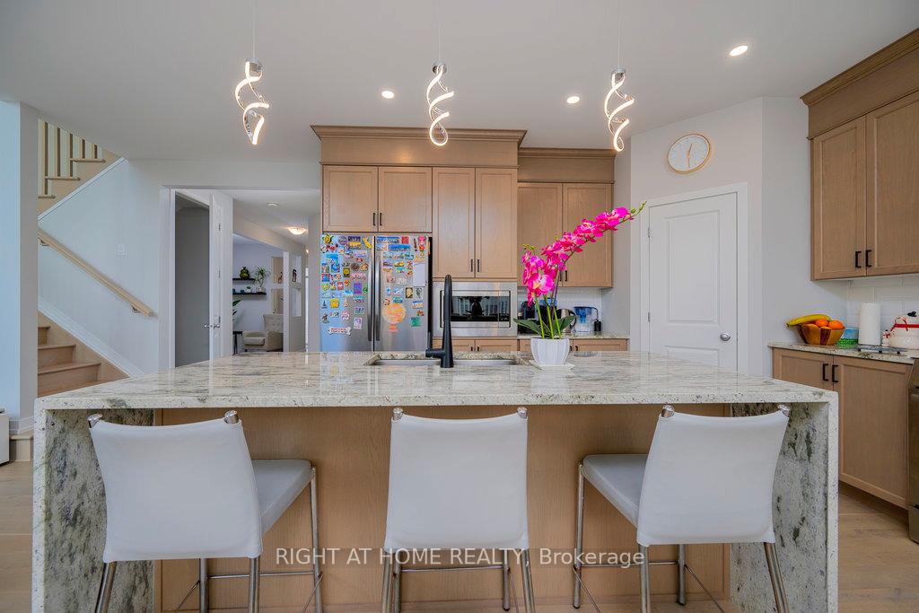 Photo 17 of 159 Boulonnais Grove, Ottawa, Kanata - Emerald Meadows/Trailwest — HOMEH