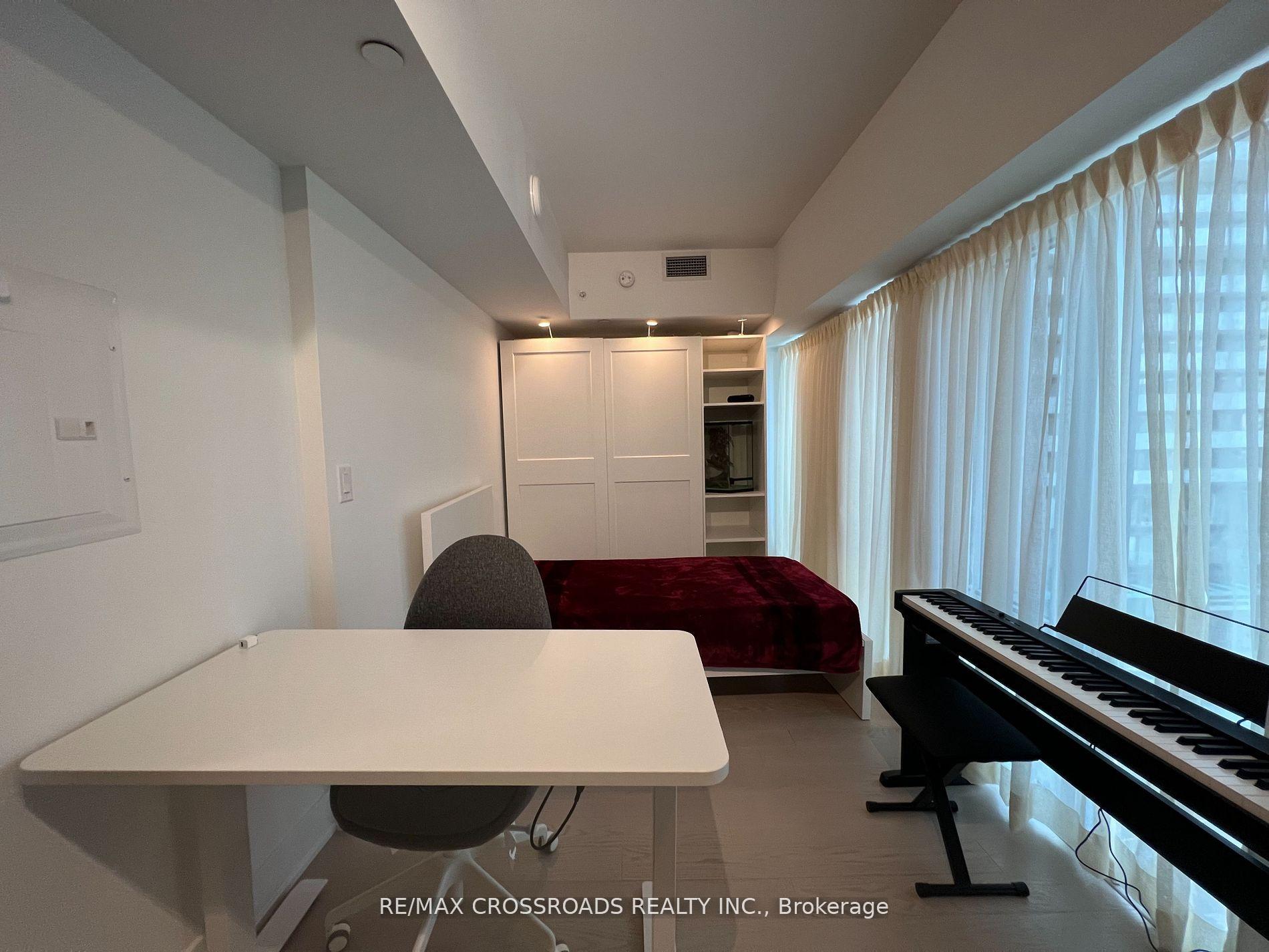 Front of Unit 626, 955 Bay Street