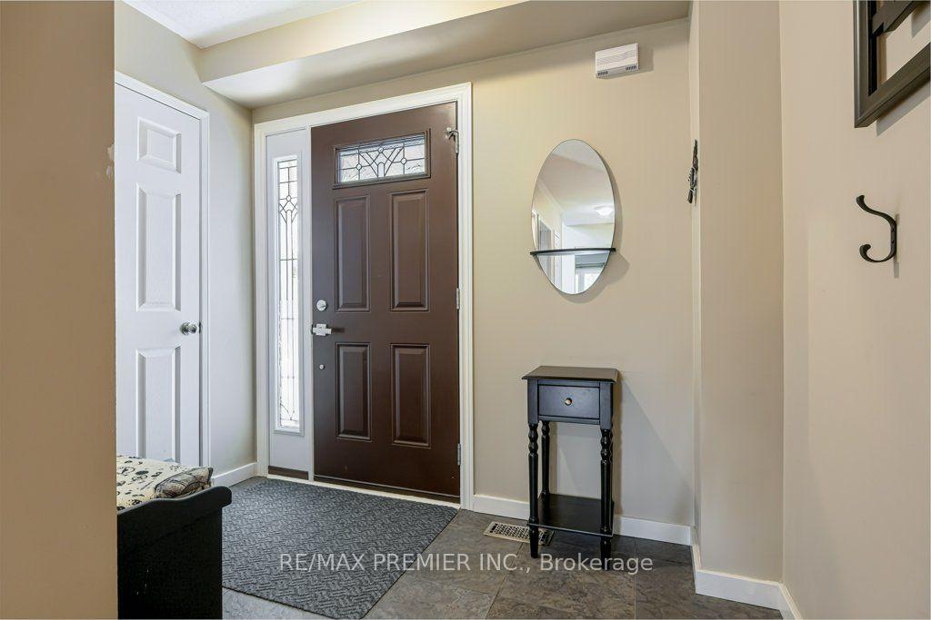 Photo 3 of 93 Kate Aitken Crescent, New Tecumseth, Beeton — HOMEH