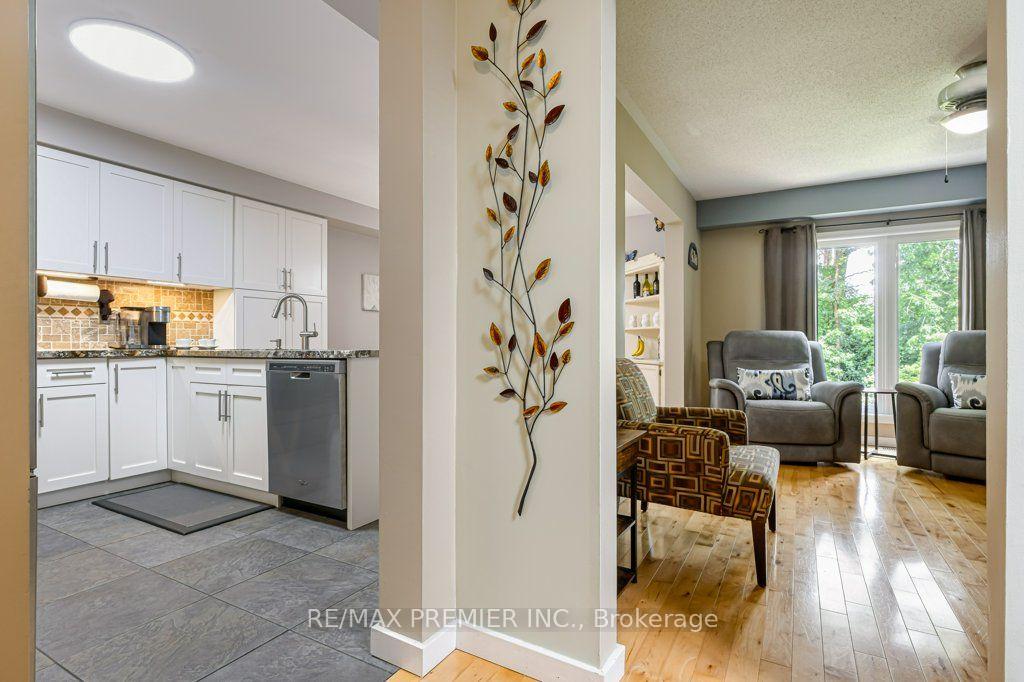Photo 5 of 93 Kate Aitken Crescent, New Tecumseth, Beeton — HOMEH
