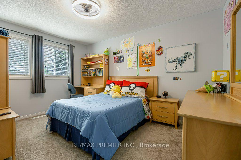 Photo 27 of 93 Kate Aitken Crescent, New Tecumseth, Beeton — HOMEH
