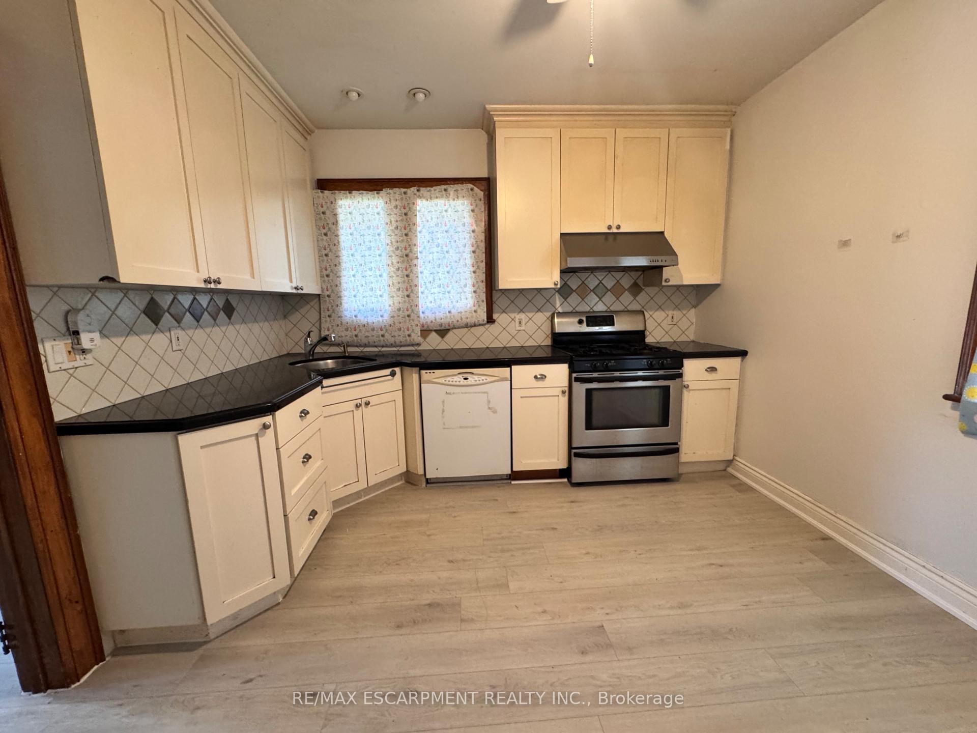 Photo 7 of 62 Plains Road E, Burlington, LaSalle — HOMEH
