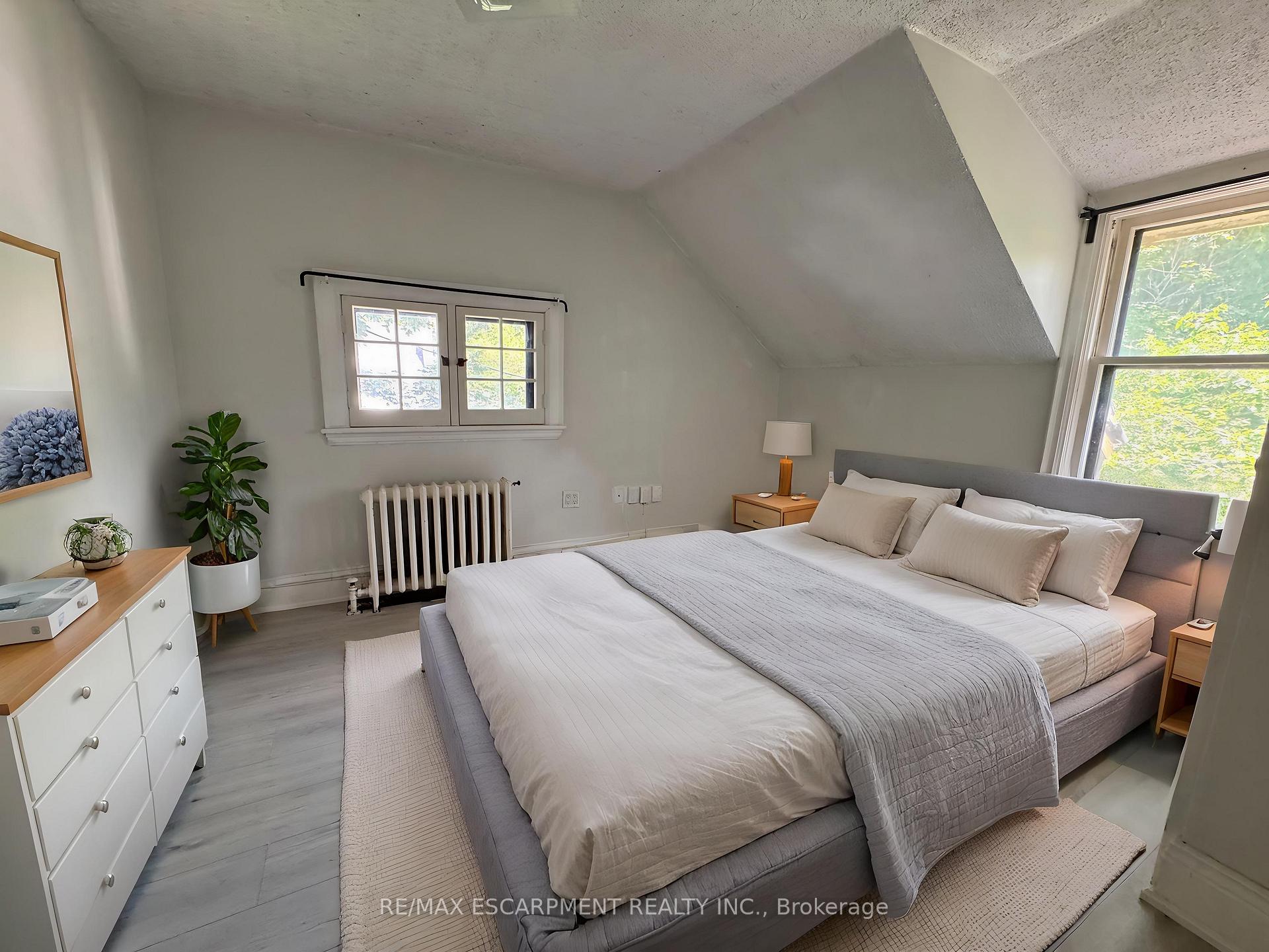 Photo 12 of 62 Plains Road E, Burlington, LaSalle — HOMEH